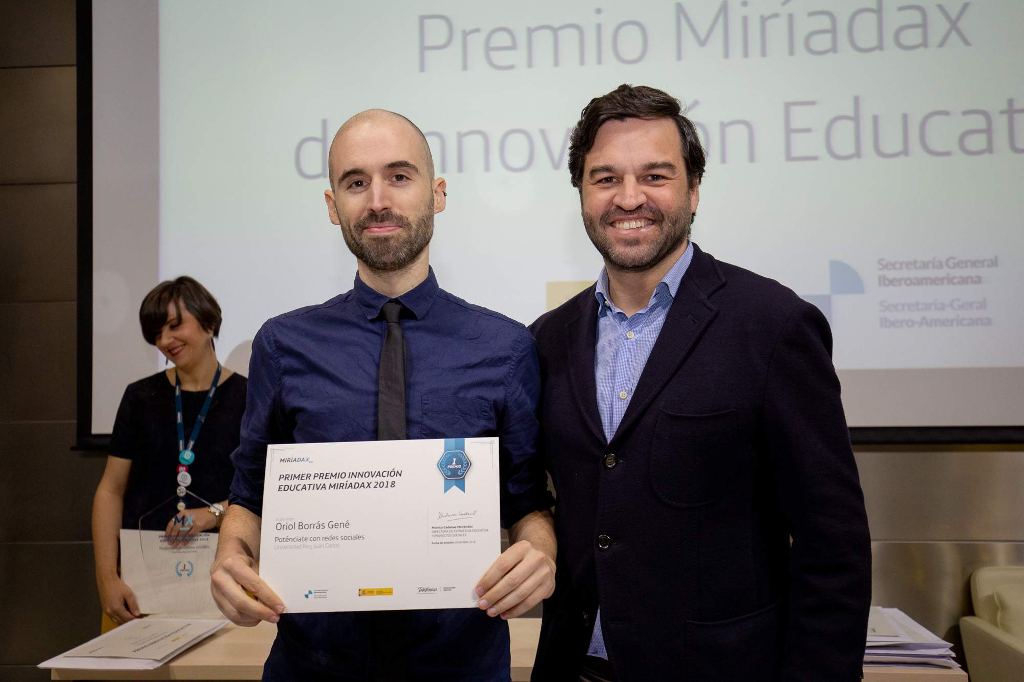 Premios-Miriadax-Gonzalo-Martin-Villa-dcha-y-Oriol-Borras-izq.jpg