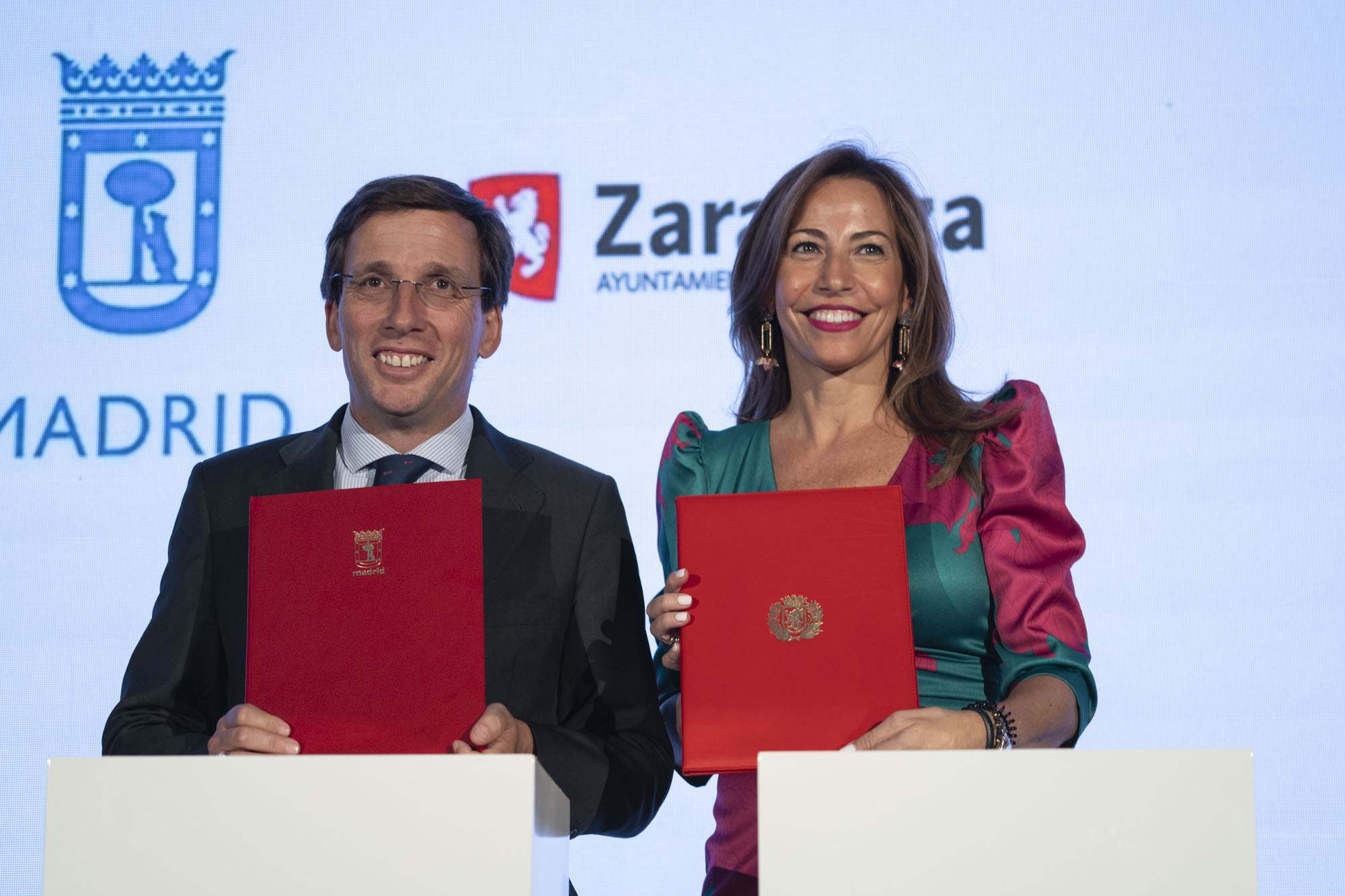Los alcaldes de Zaragoza y Madrid, Natalia Chueca y José Luis Martínez Almeida