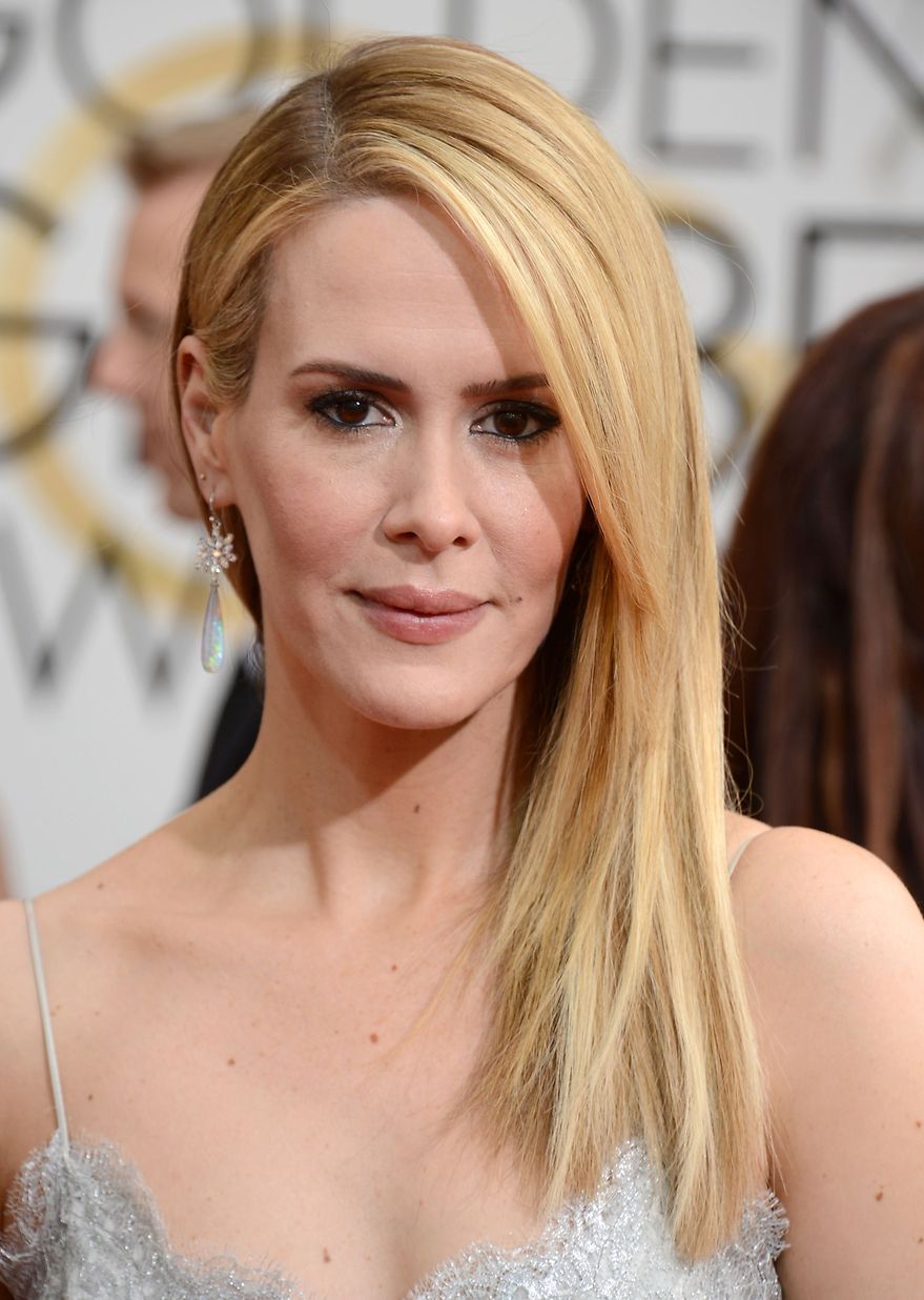 Sarah Paulson, en la alfombra roja de los Globos de Oro - 880x