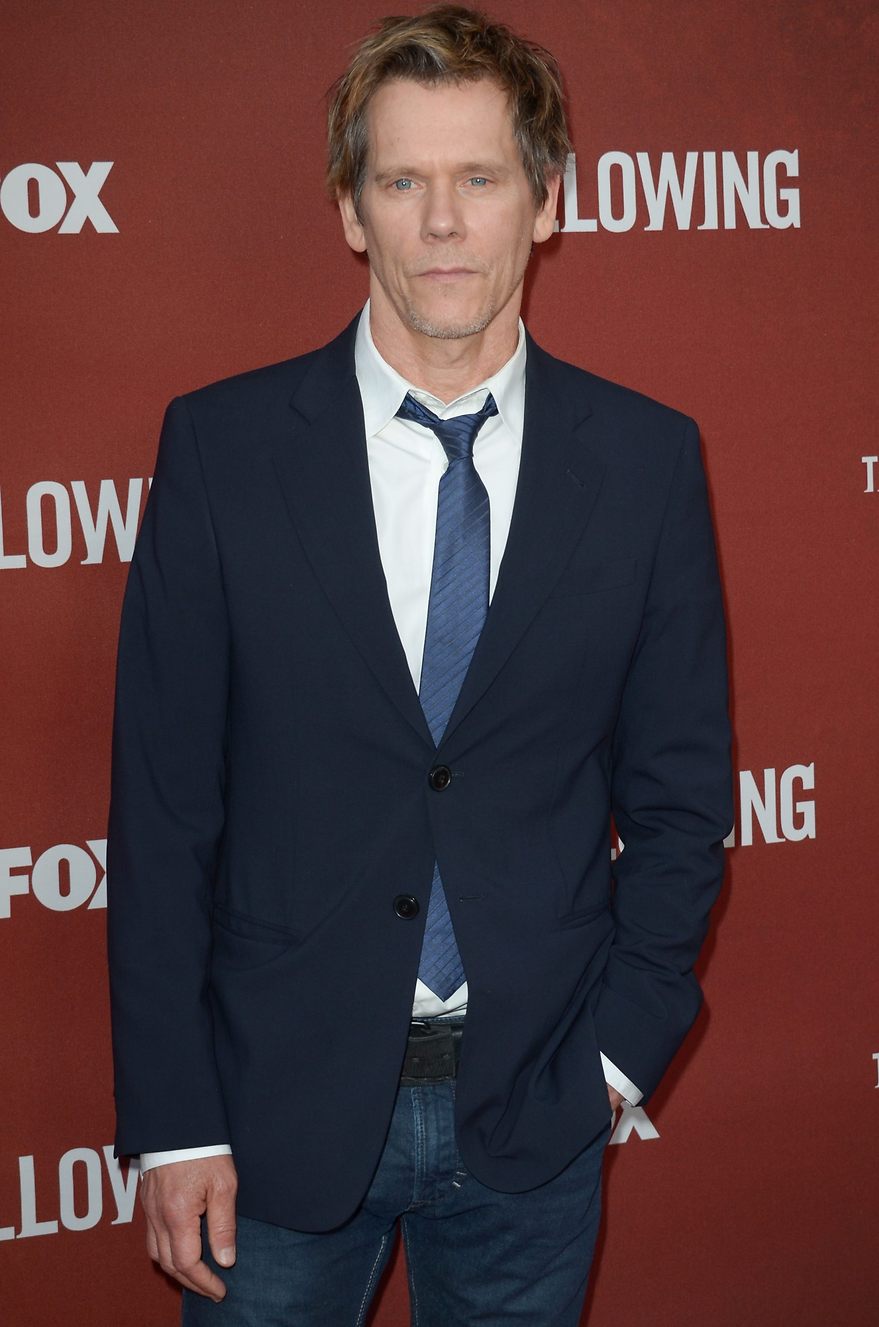 Kevin Bacon es Ryan Hardy en <i>The Following</i< - 880x