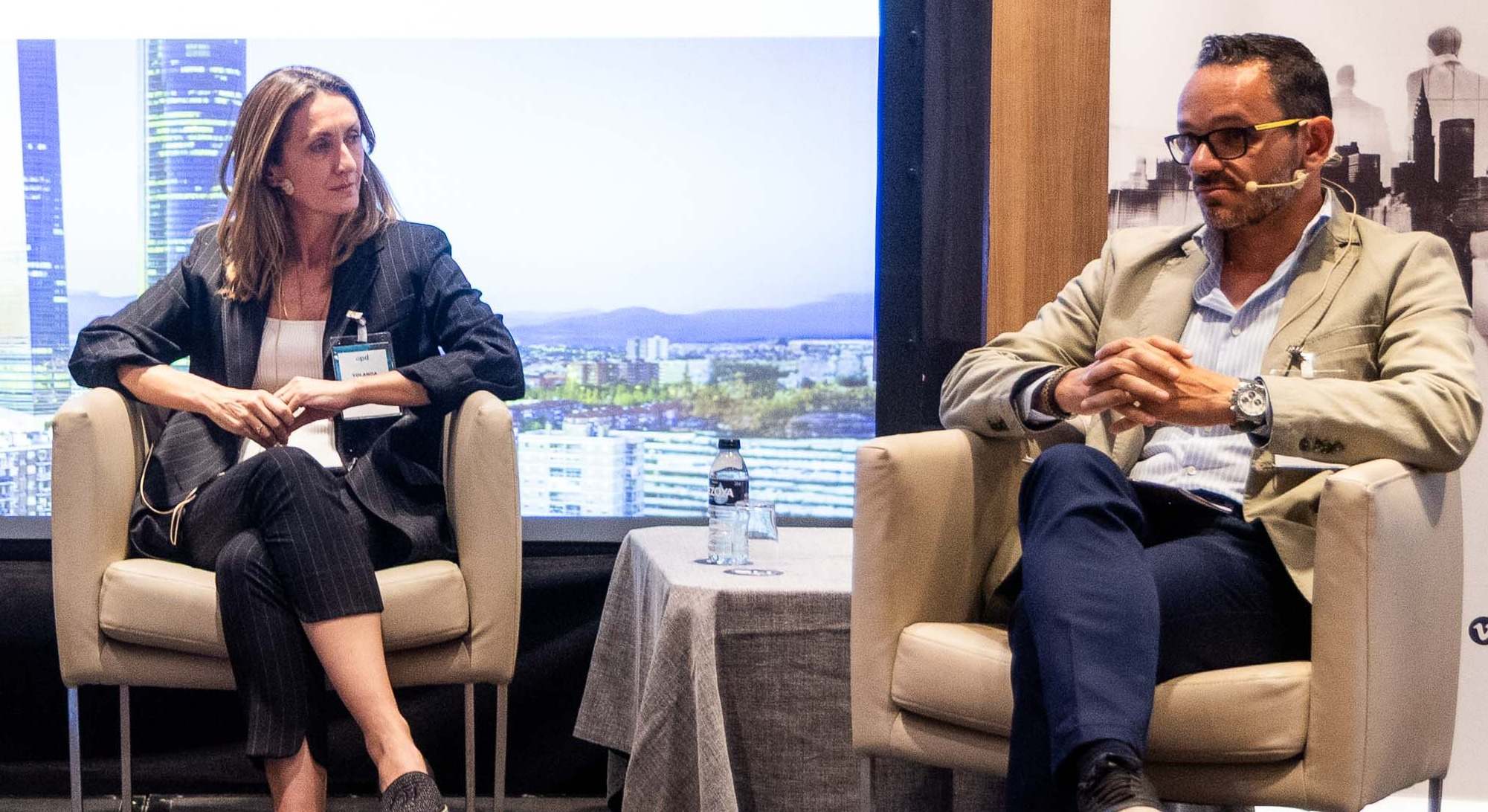 Yolanda Tomás y Raúl Royo, en una jornada organizada por APD sobre family offices