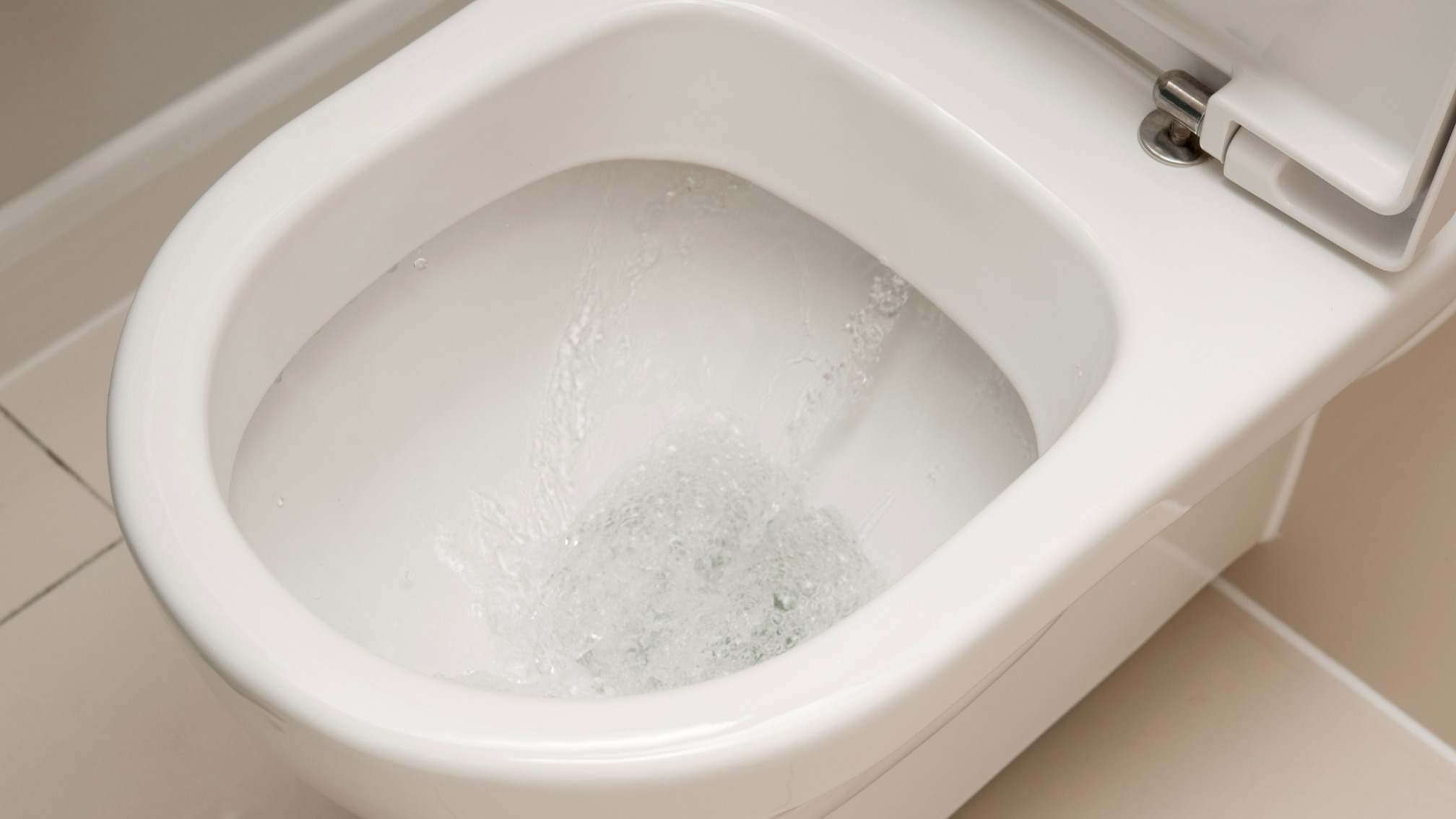 cisterna baño inodoro cadena