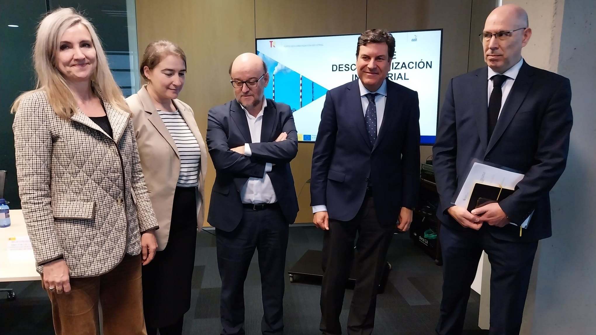 Carriedo, segundo por la derecha, durante la presentación de las ayudas del Perte de Descarbonización