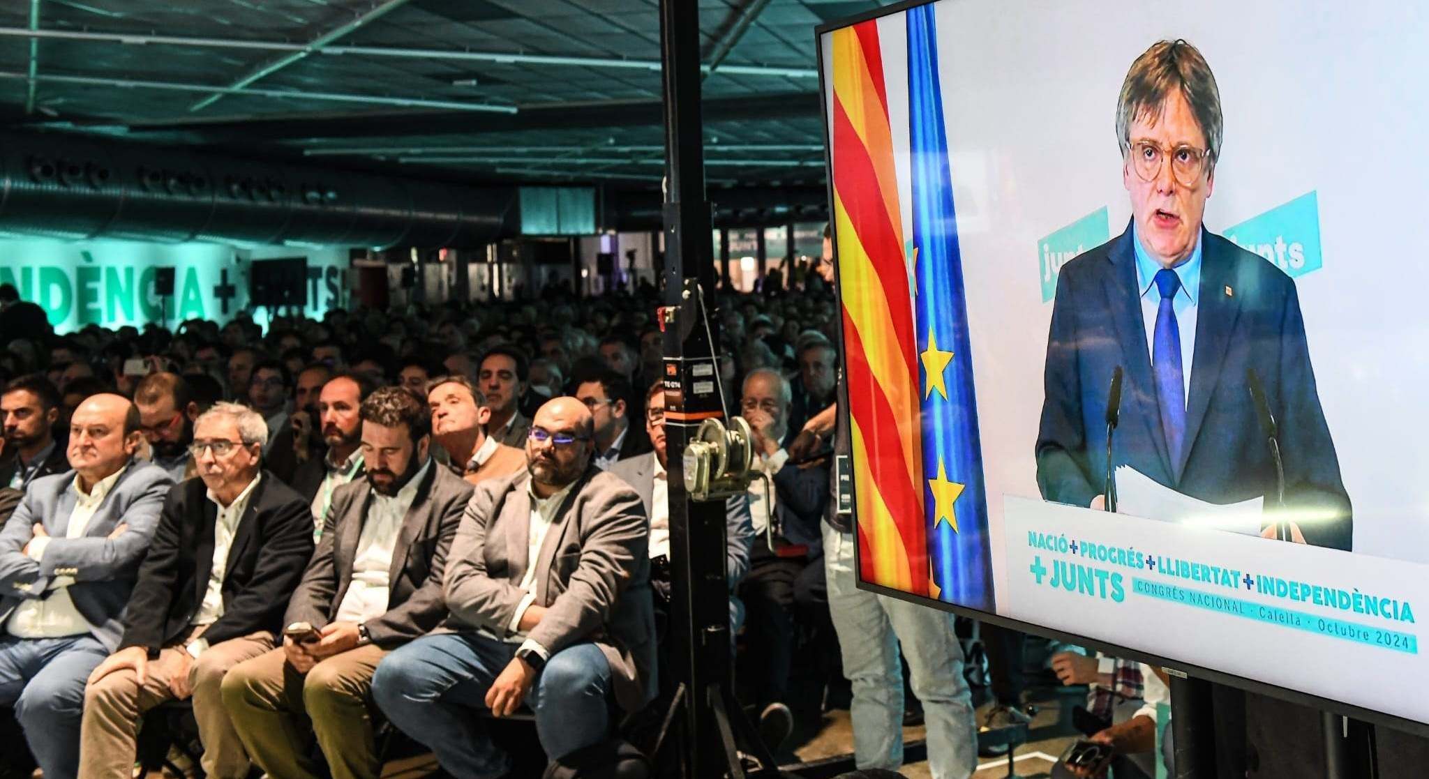 El expresidente Carles Puigdemont, en la pantalla. EP