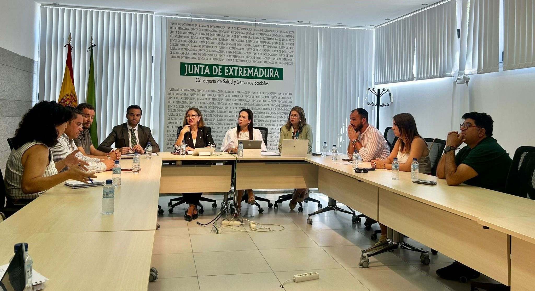 Reunión de la consejera de Agricultura y Sanidad con los alcaldes de los pueblos afectados