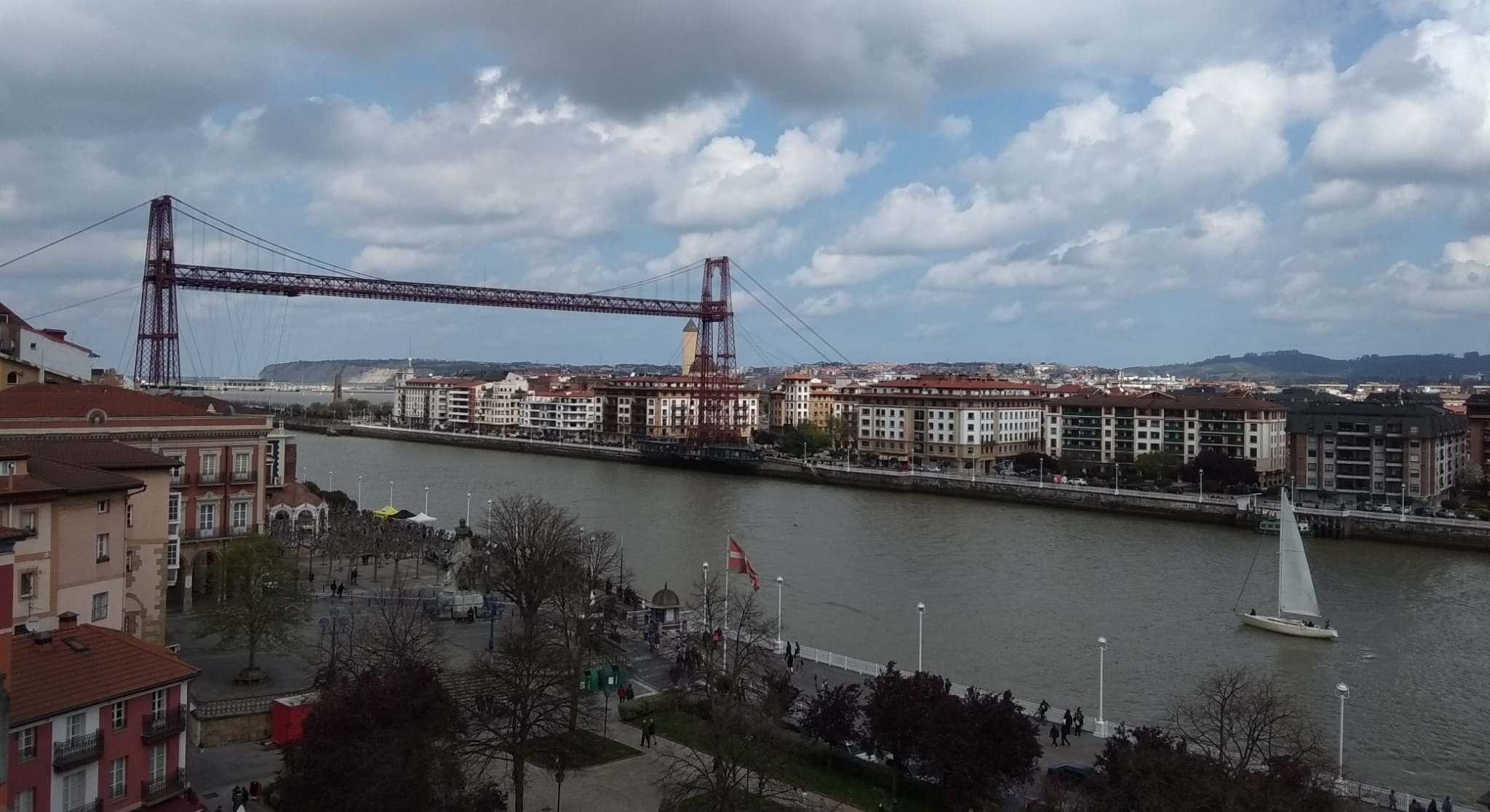 Imagen de archivo del Puente Colgante.