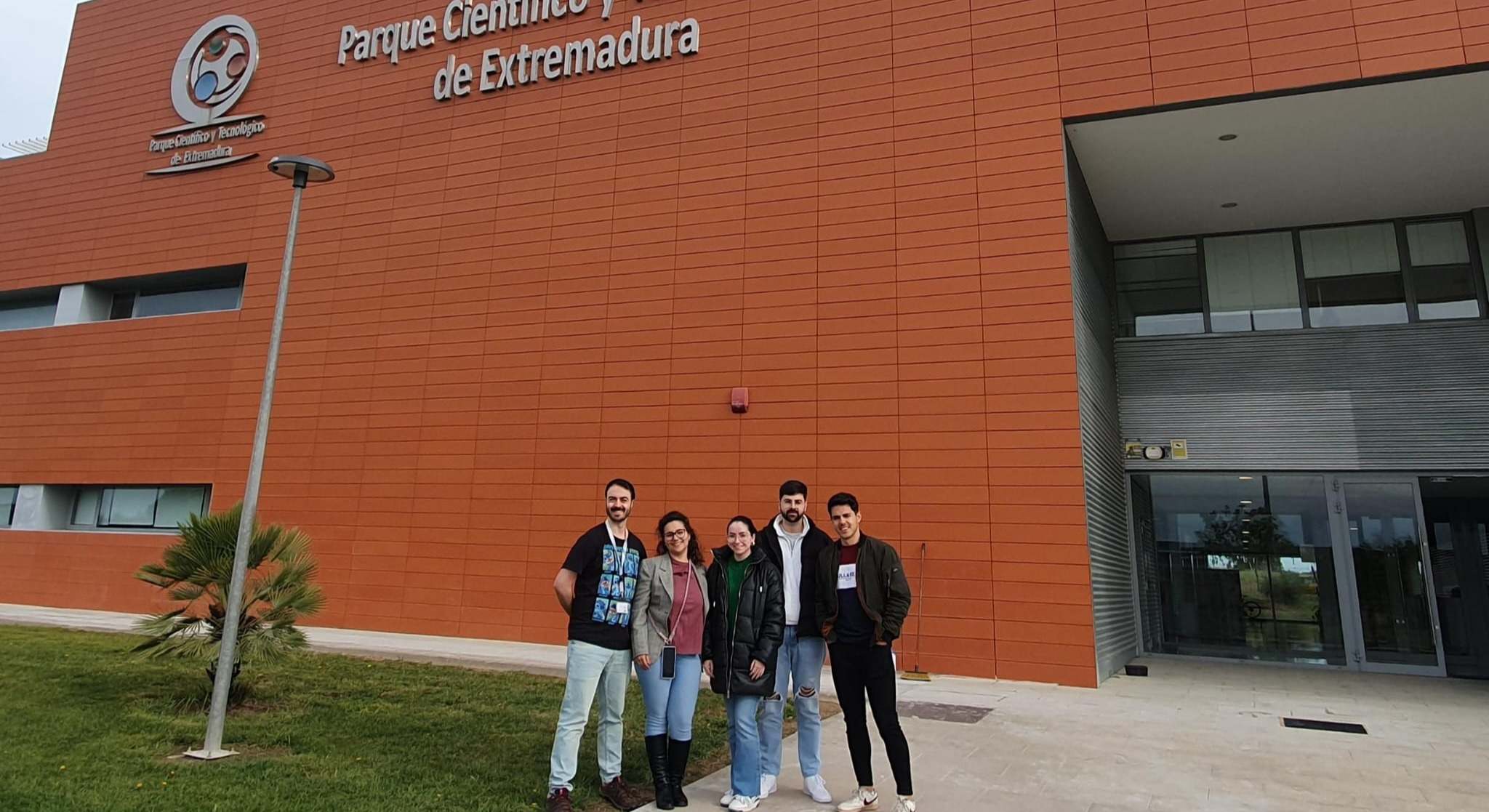 Jóvenes participantes en el Programa de Innovación y Talento Plus