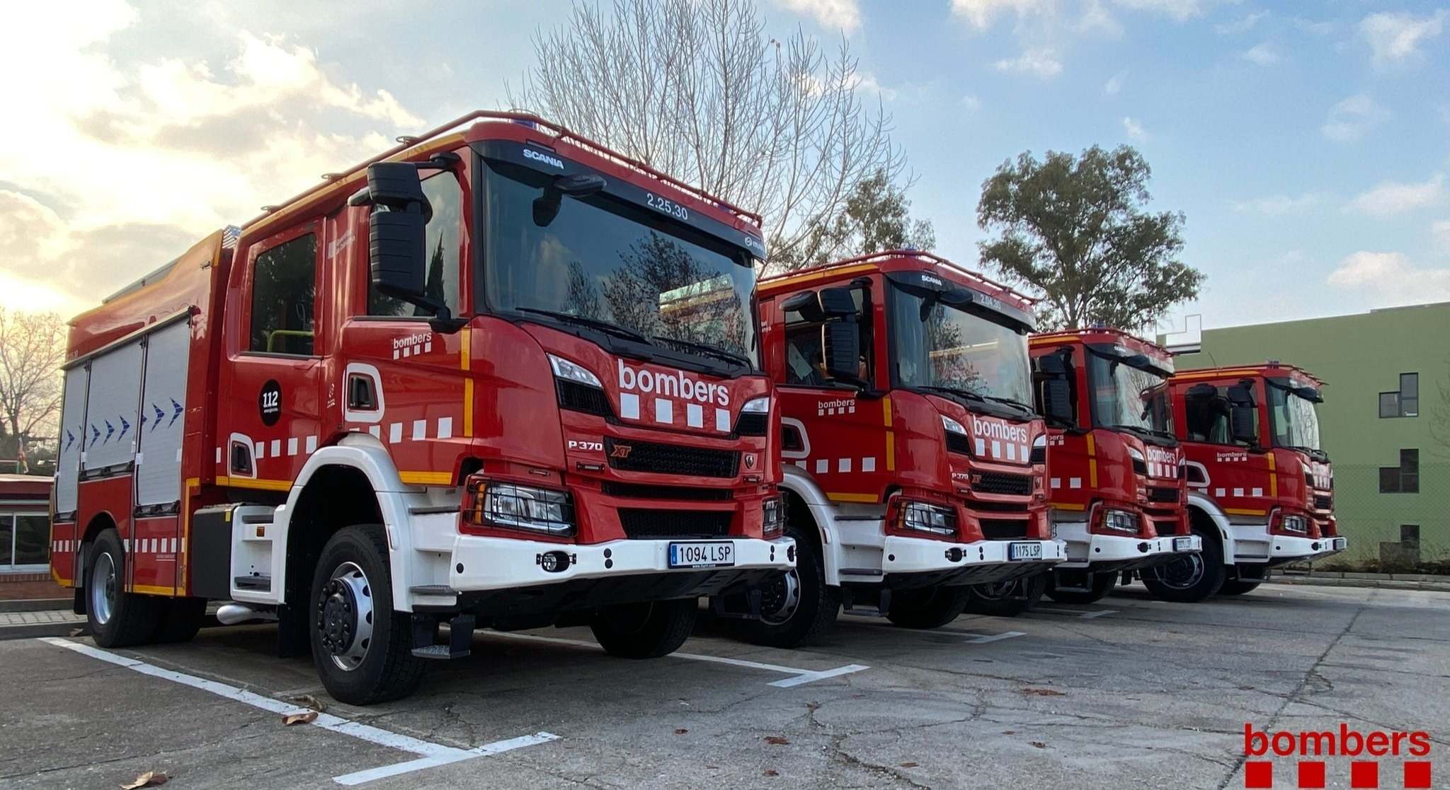 Imagen de recurso de cuatro camiones de bomberos.