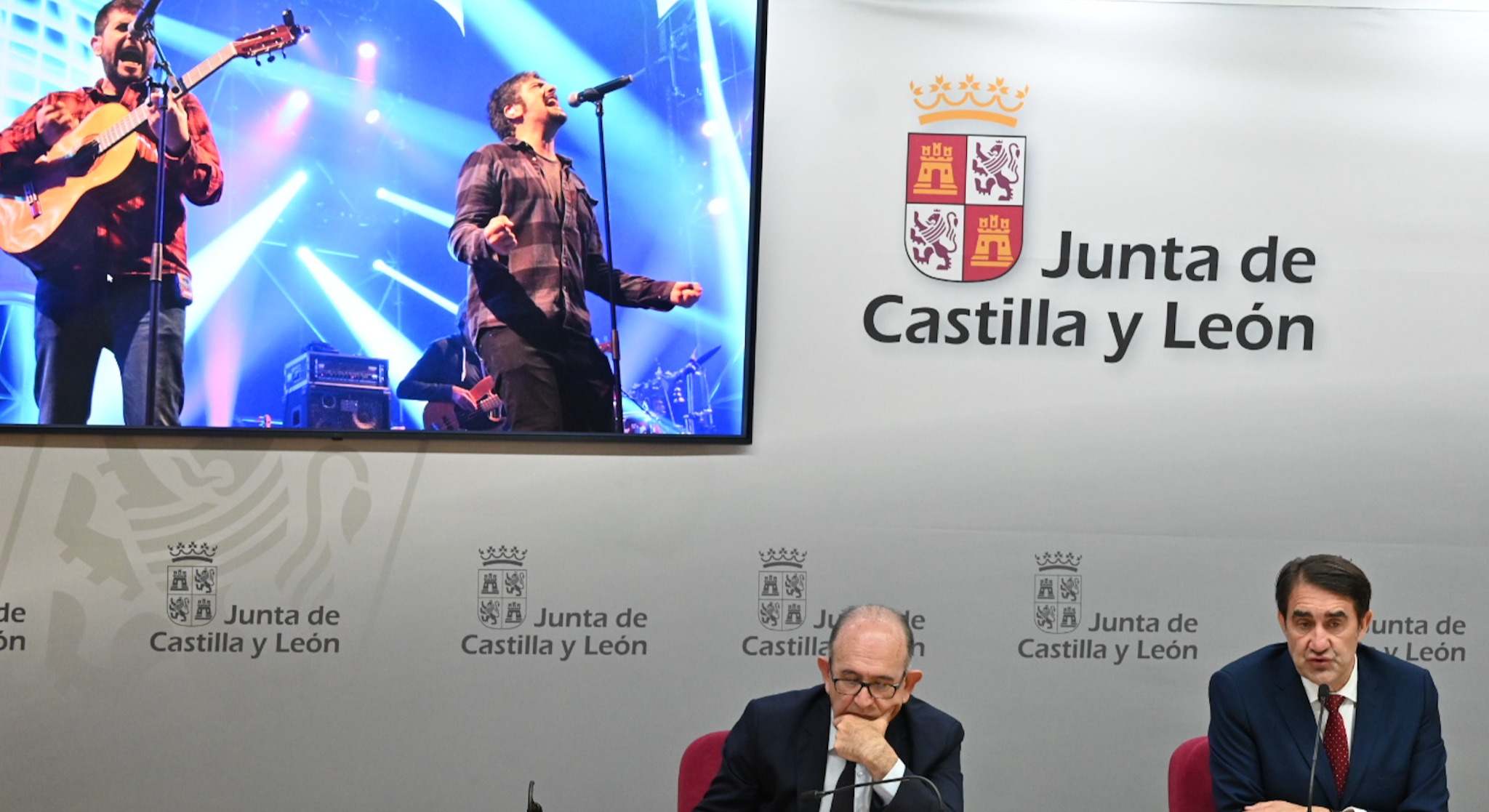 El consejero de Medio Ambiente, Juan Carlos Suárez Quiñones, a la derecha durante la presentación de la edición de este año