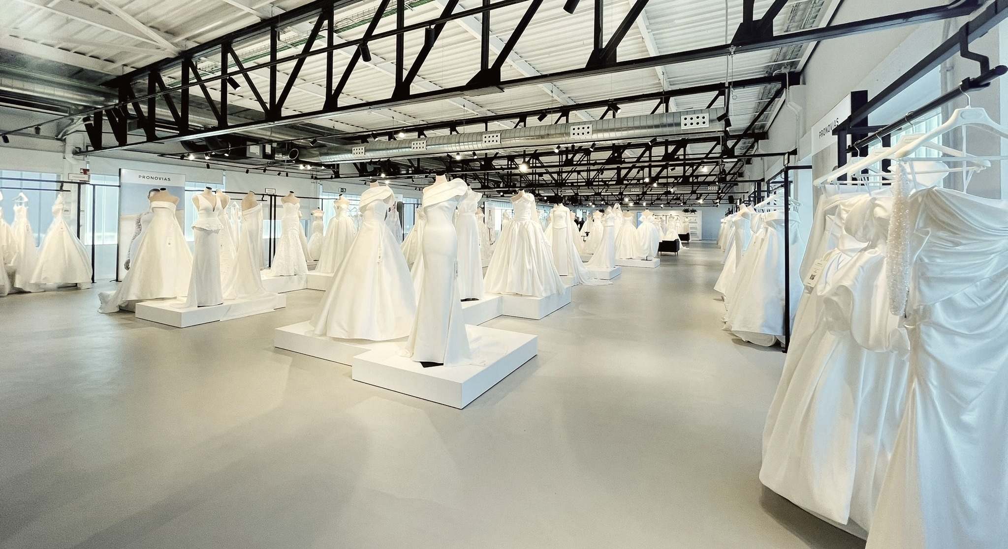 Showroom de Pronovias. EE