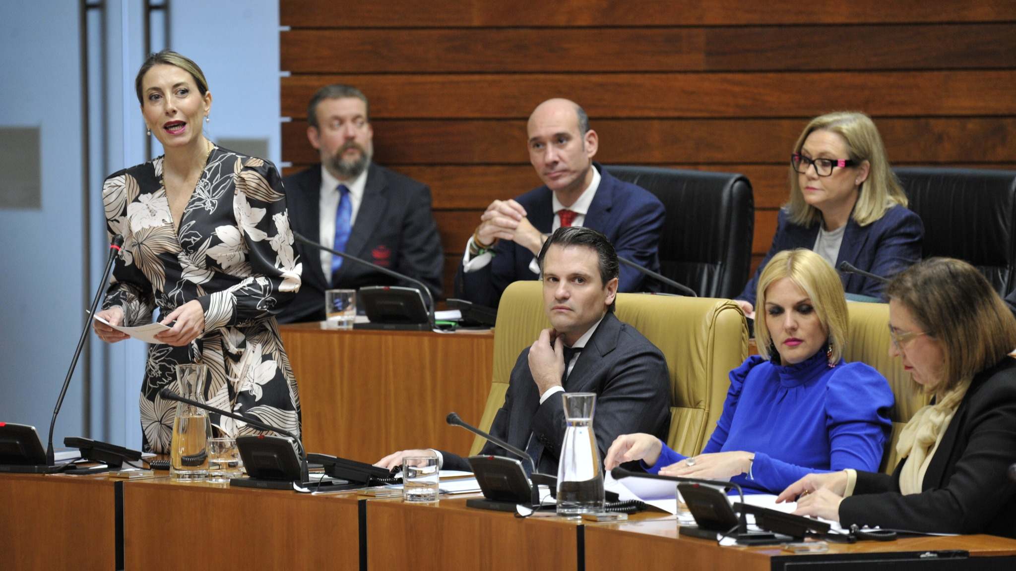 María Guardiola en sesión parlamentaria