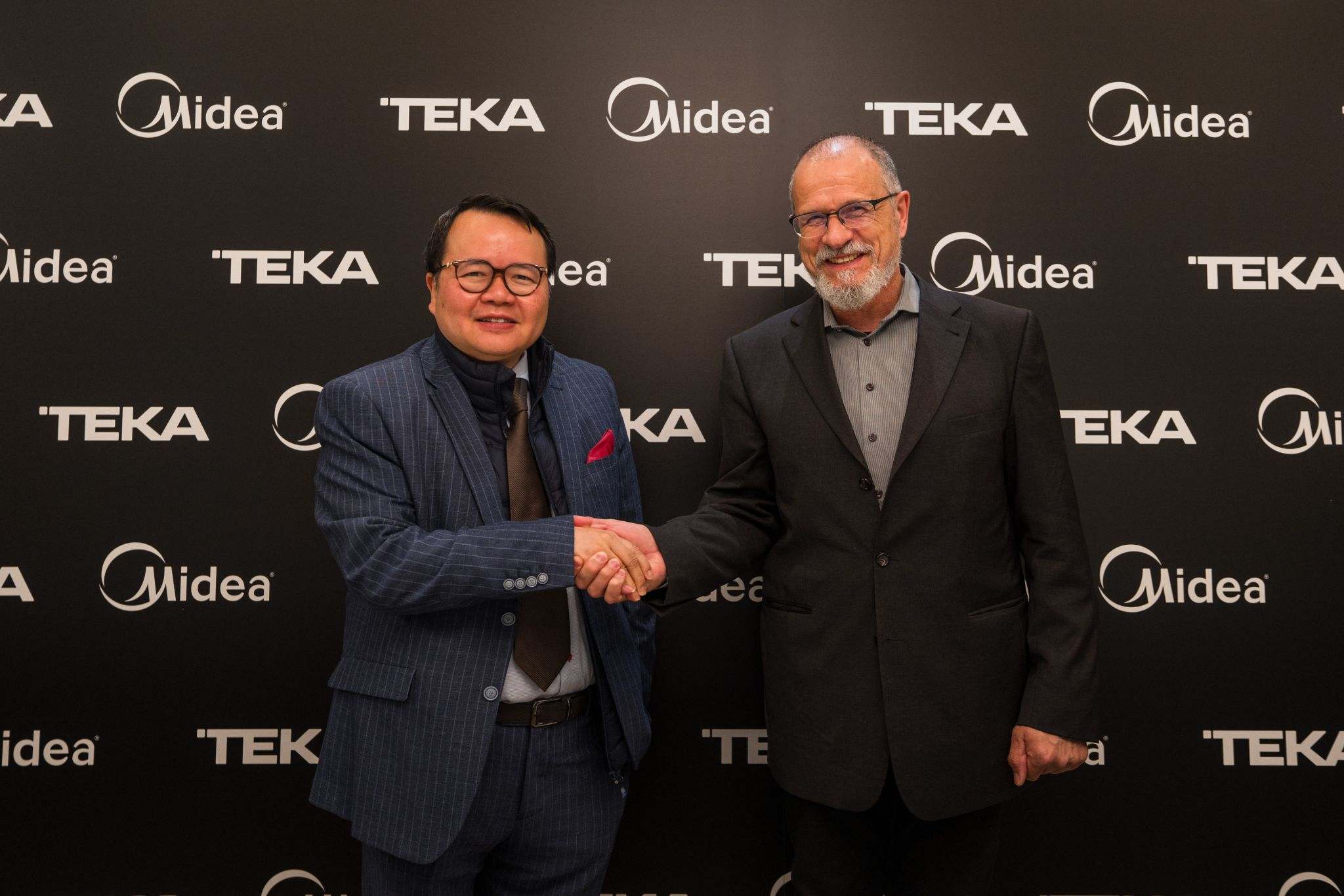 Jian Fu, Presidente de Midea International, y Mauro Ávila, CEO de Teka
