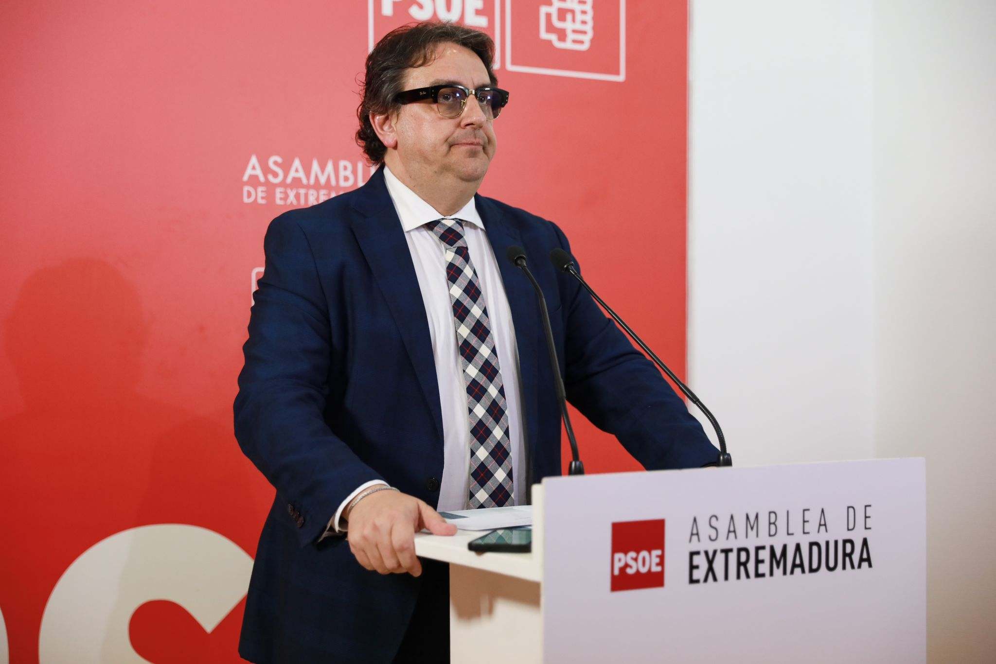 El portavoz de Administración Pública del Grupo Parlamentario Socialista de Extremadura, José María Vergeles