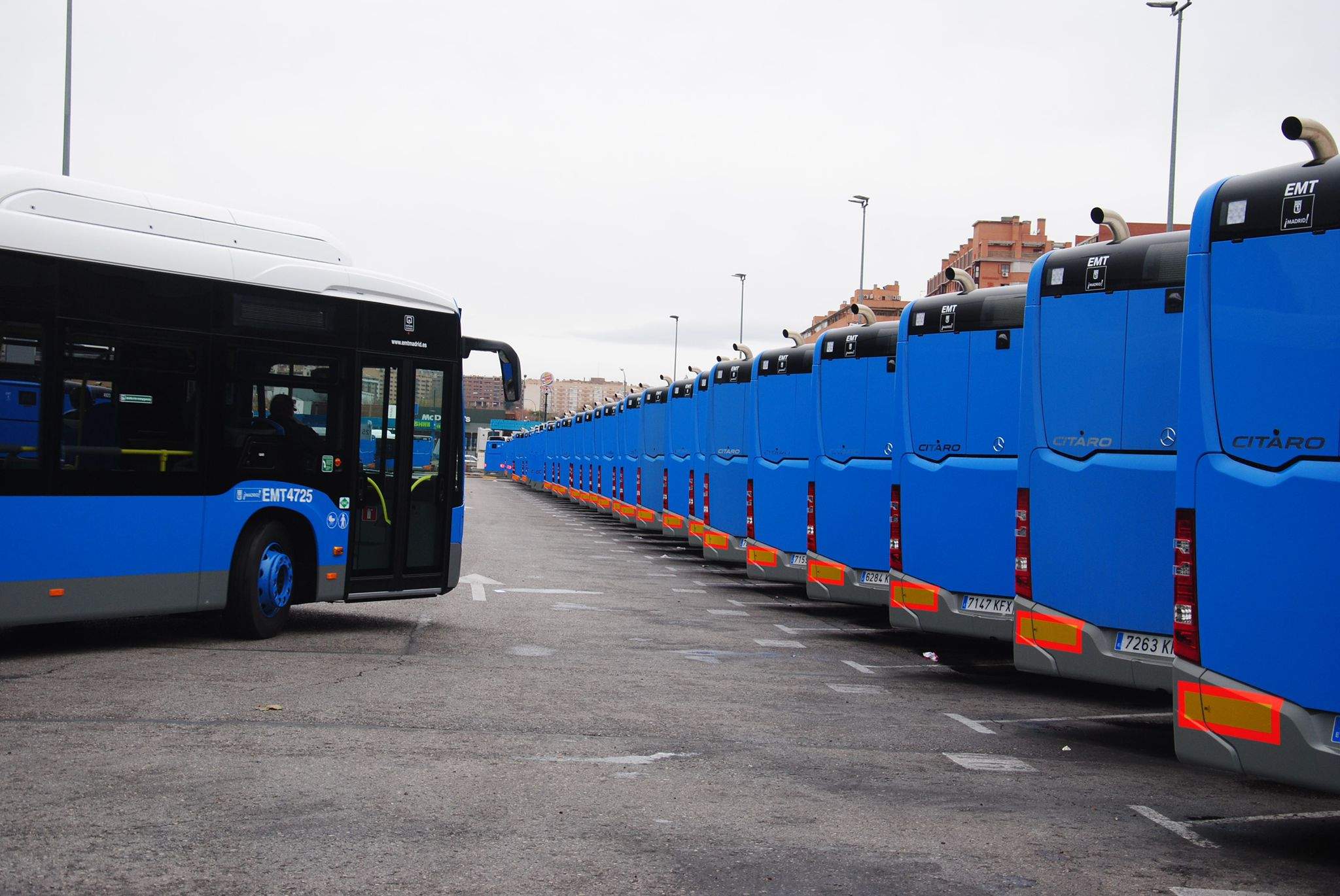 Imagen-de-archivo-de-autobuses-de-la-EMT.jpeg