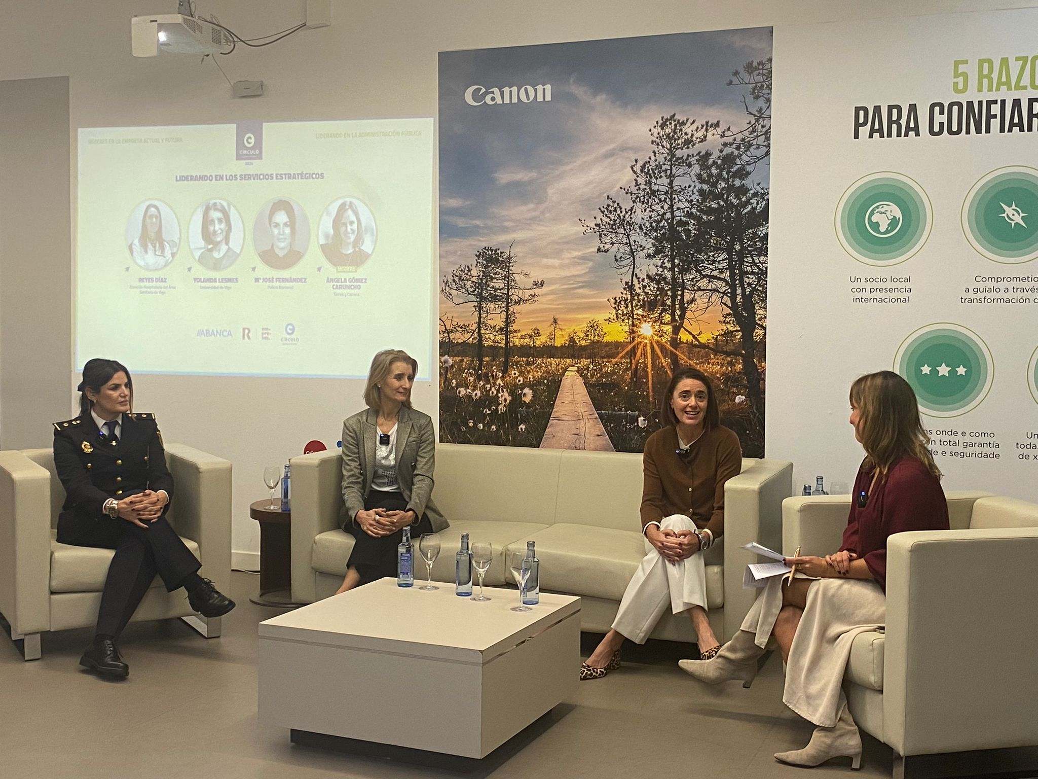 El Círculo de Empresarios de Galicia durante la celebración del evento Mujeres en la Empresa Actual y Futura: Liderando en la Administración Pública, una jornada dedicada a apoyar el liderazgo femenino en el sector público.