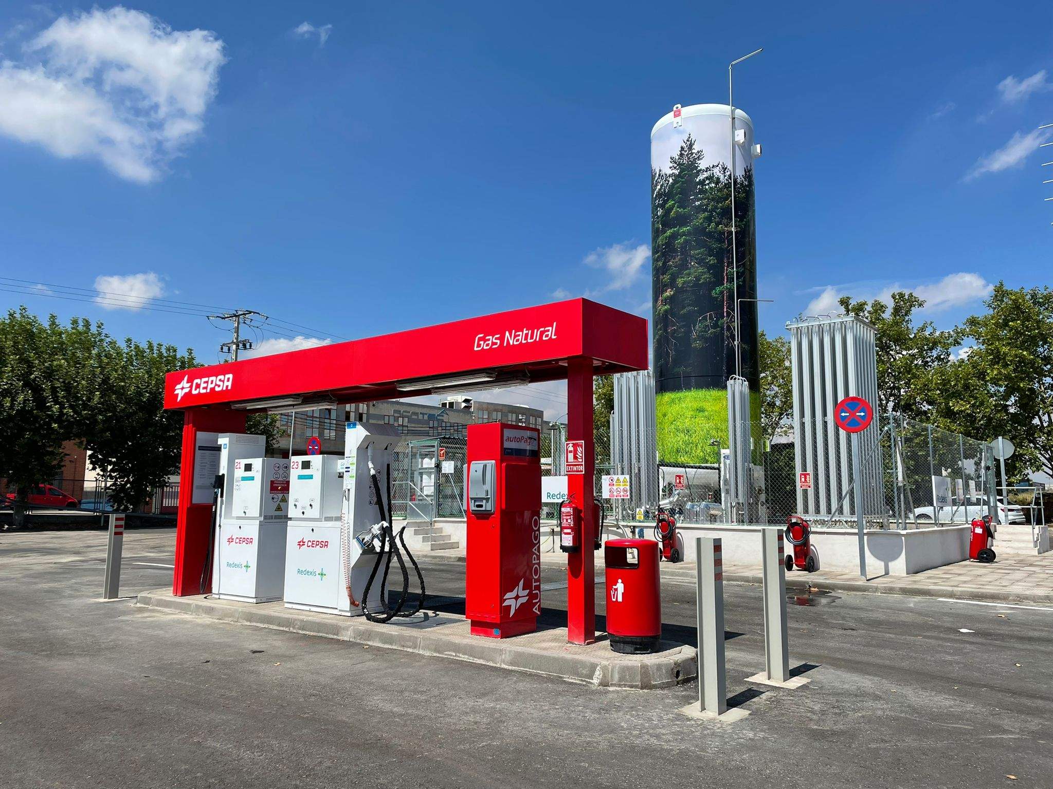 Nueva estacin de gas natural vehicular de Cepsa y Redexis en Getafe