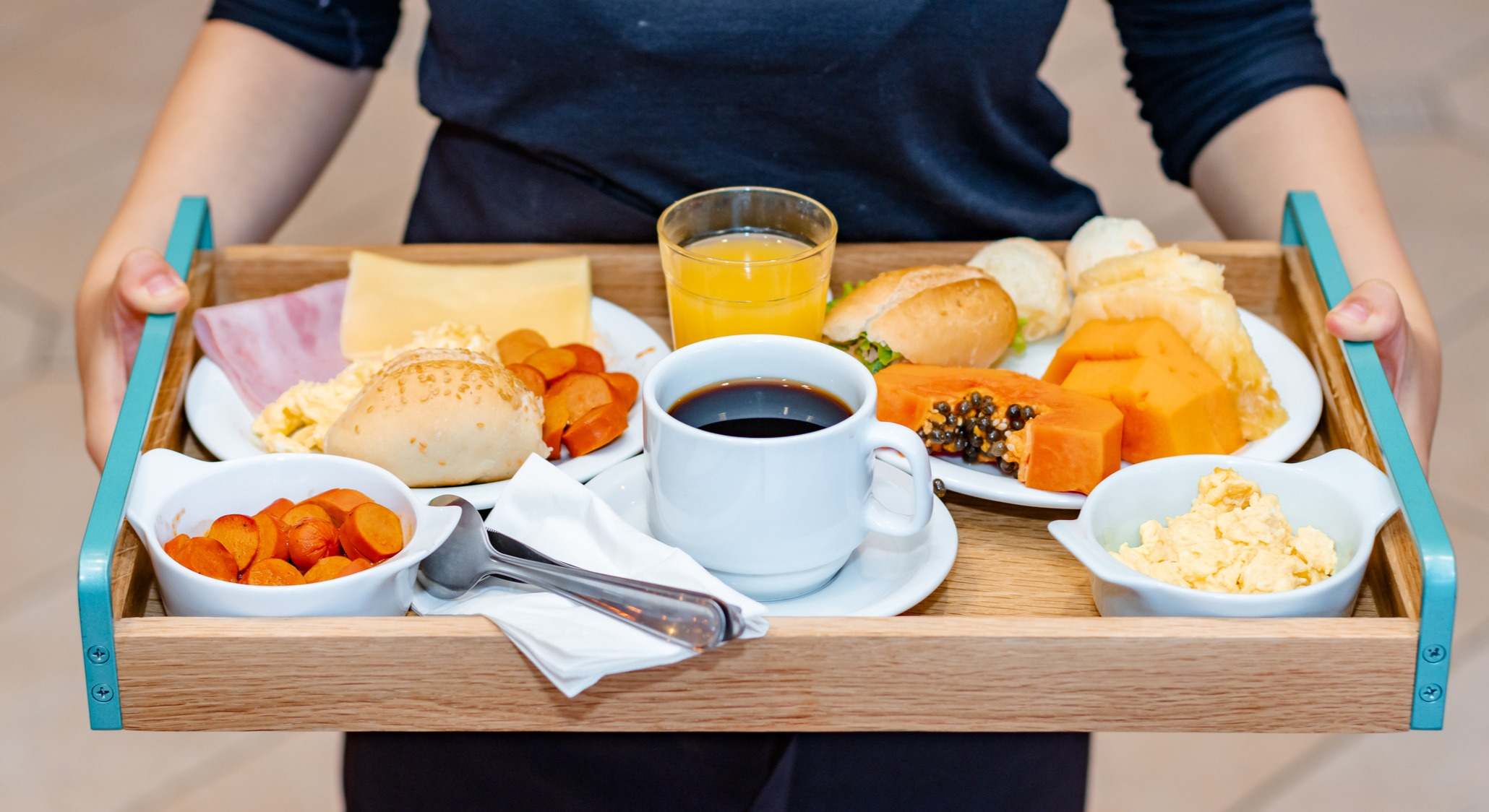 Bandeja con un desayuno