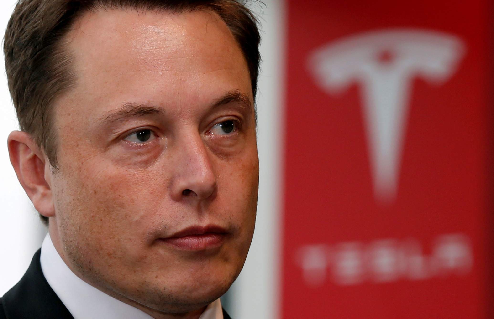 elon-tesla-cara.jpg