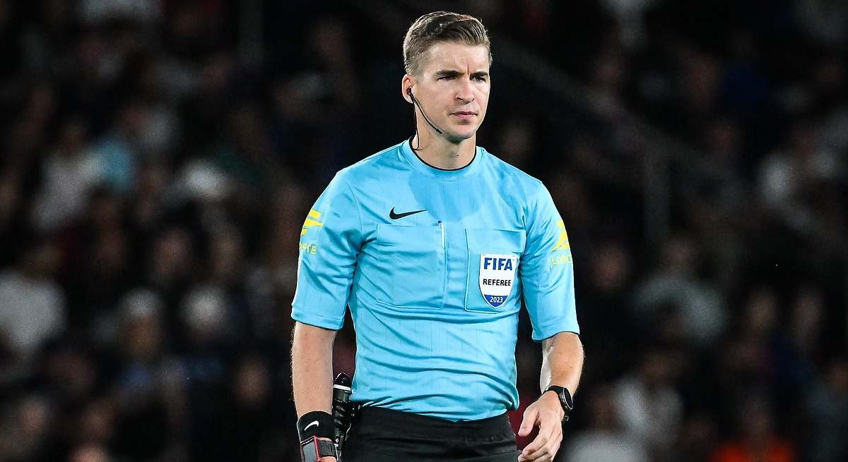 Quién es François Letexier, el árbitro de la final de la Eurocopa 2024