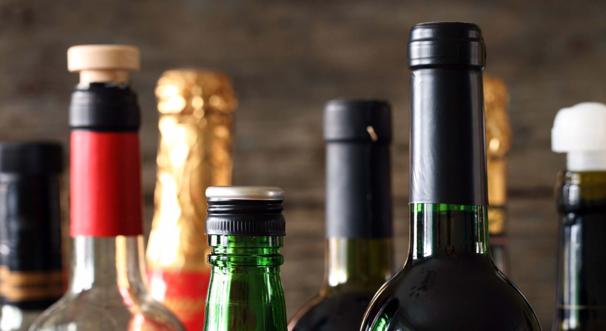 Diferentes botellas de bebida