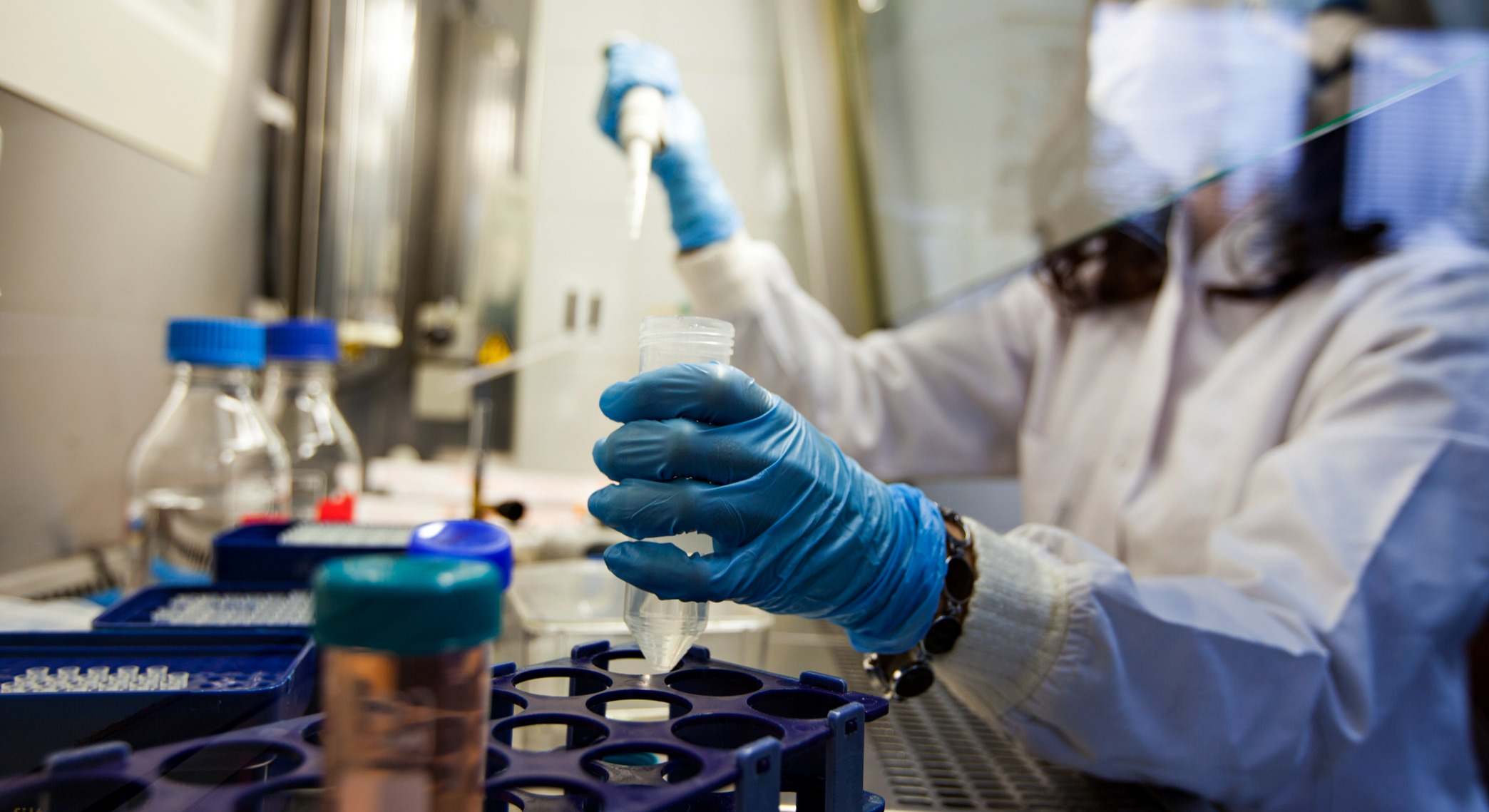Científicos en un laboratorio