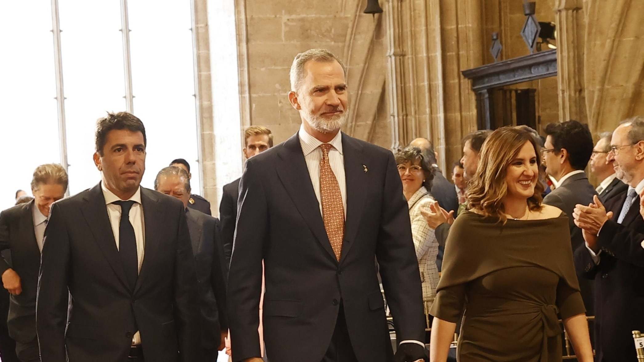 Mazón, Felipe VI y Catalá.