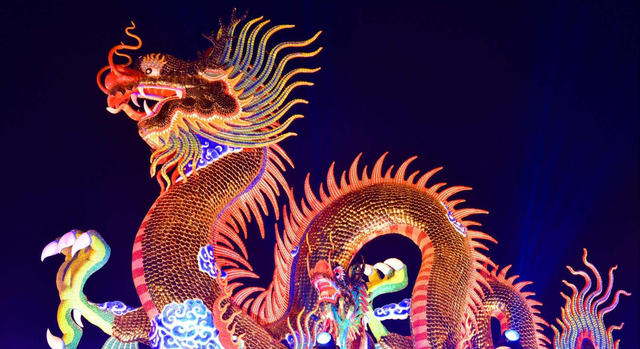 Espectáculo de dragon y luces como la bolsa