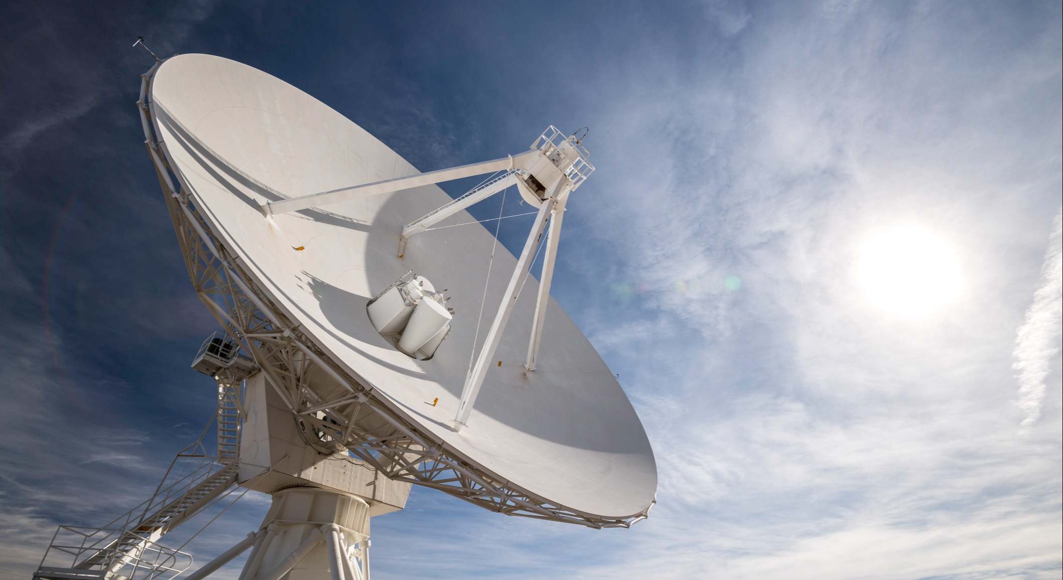Satélite | Firma: iStock
