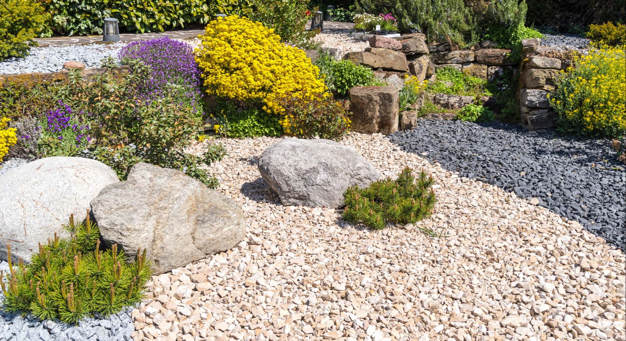 Piedras en el jardín de una casa. / Foto: iStock