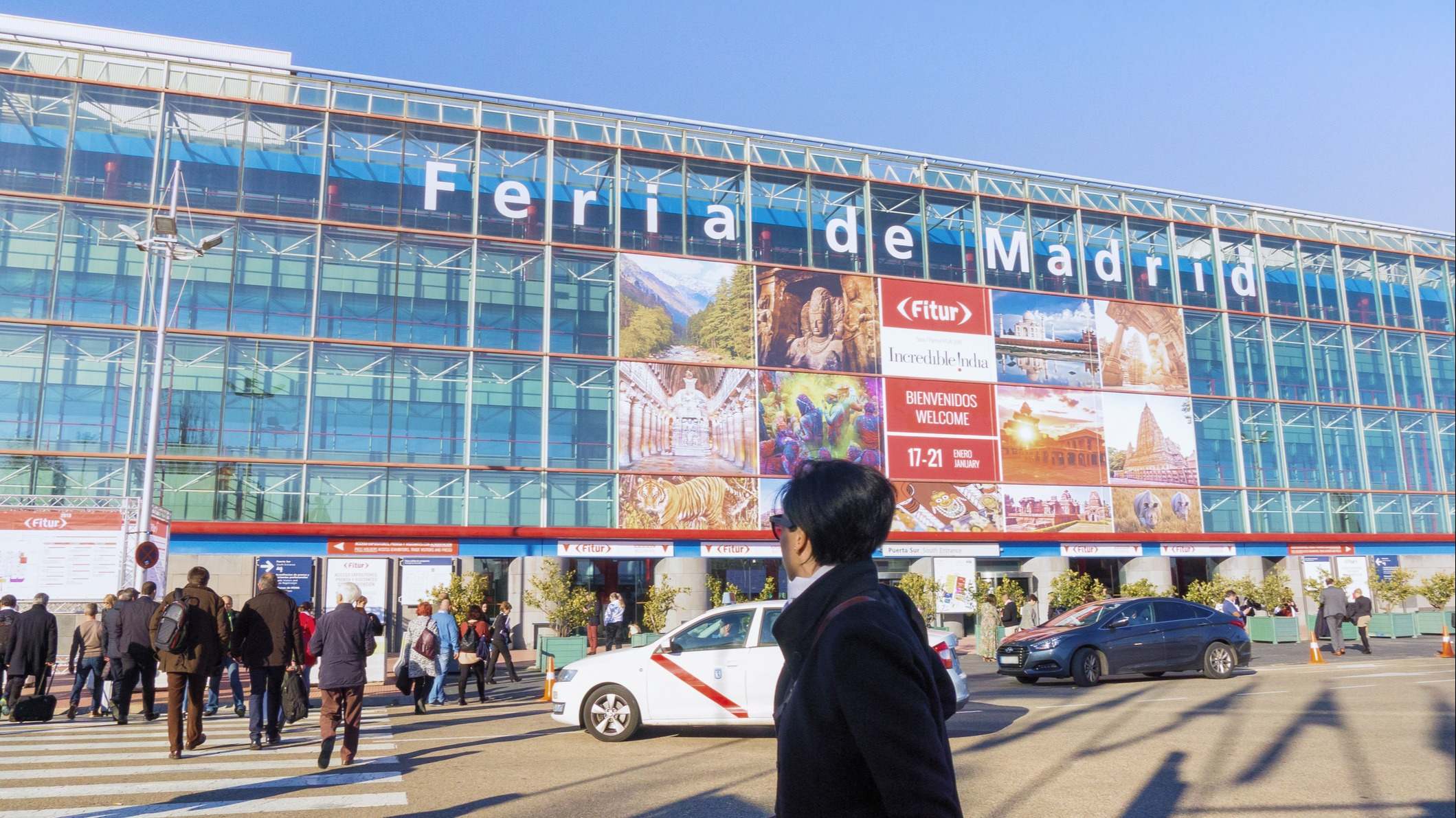Fachada de IFEMA, Madrid, mientras se celebra FITUR