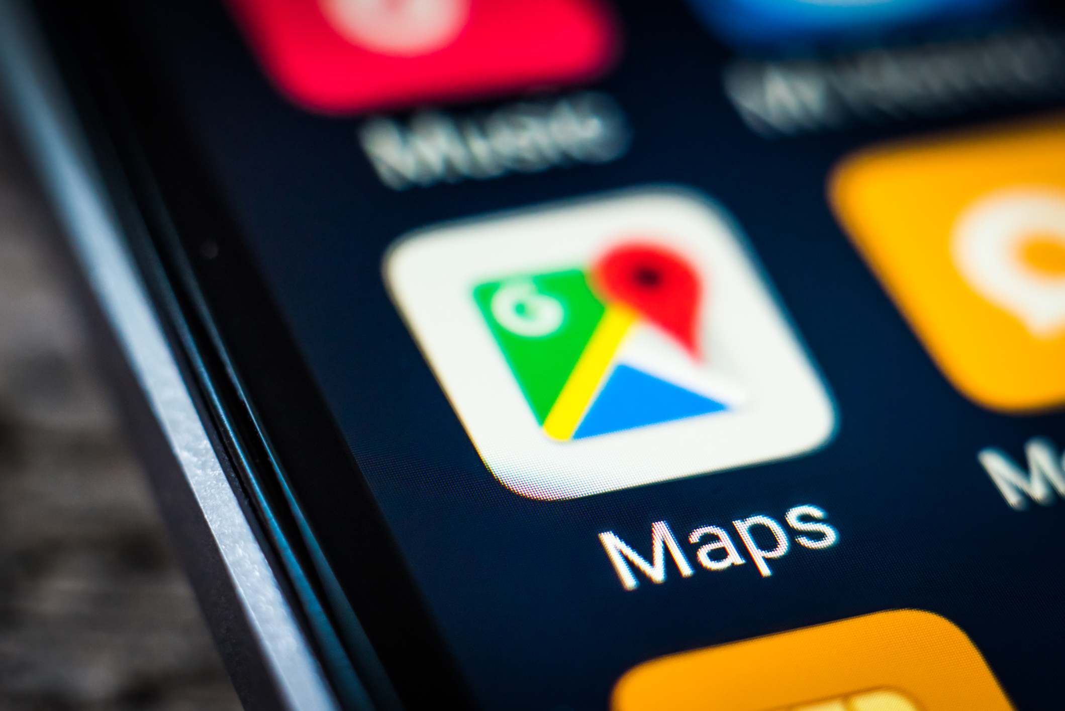 Móvil con app Google Maps