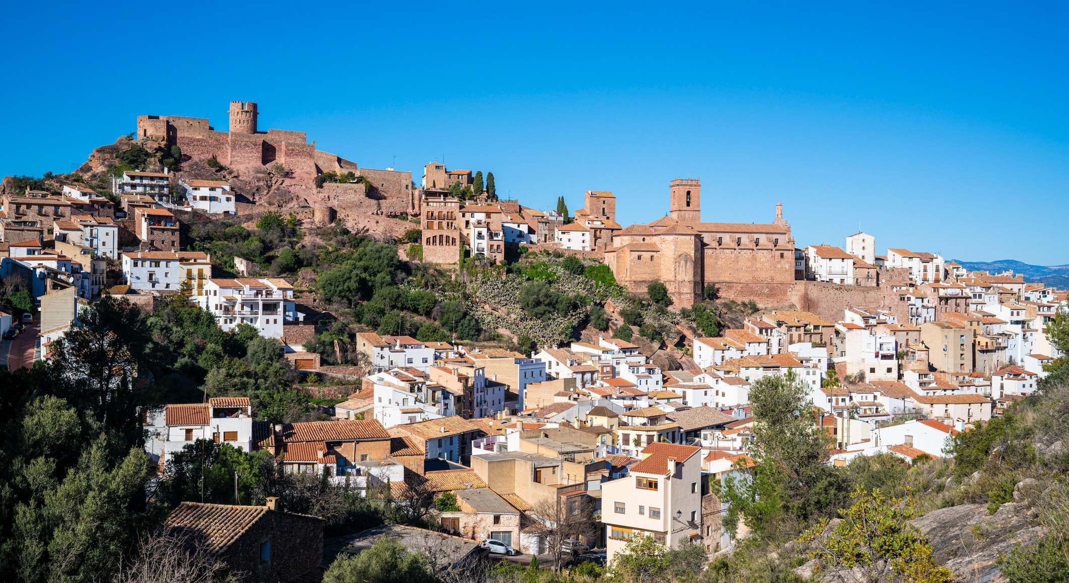 Vilafamés pueblo del horizonte en Castellón España