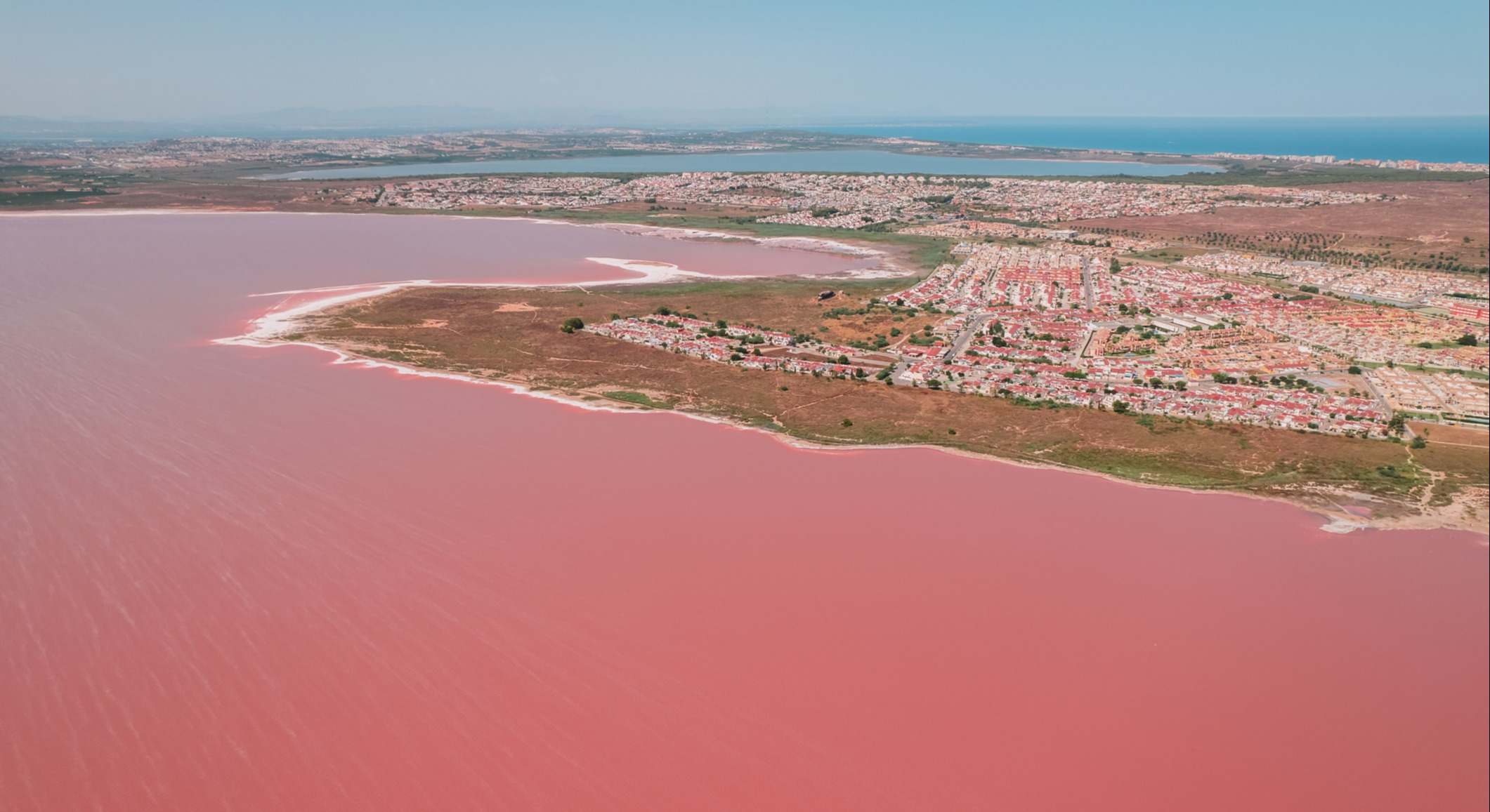 Vista aérea del Lago Rosa de Torrevieja, Alicante