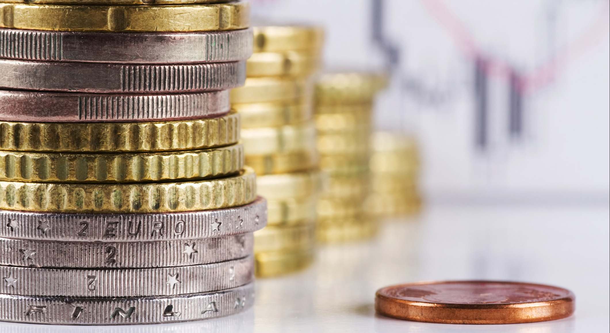 Un montón de monedas de euro