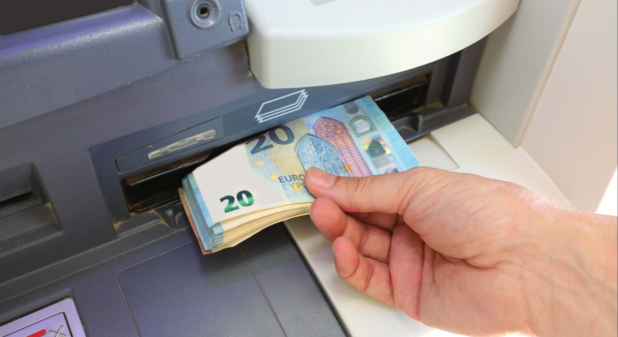 Sacar dinero del cajero