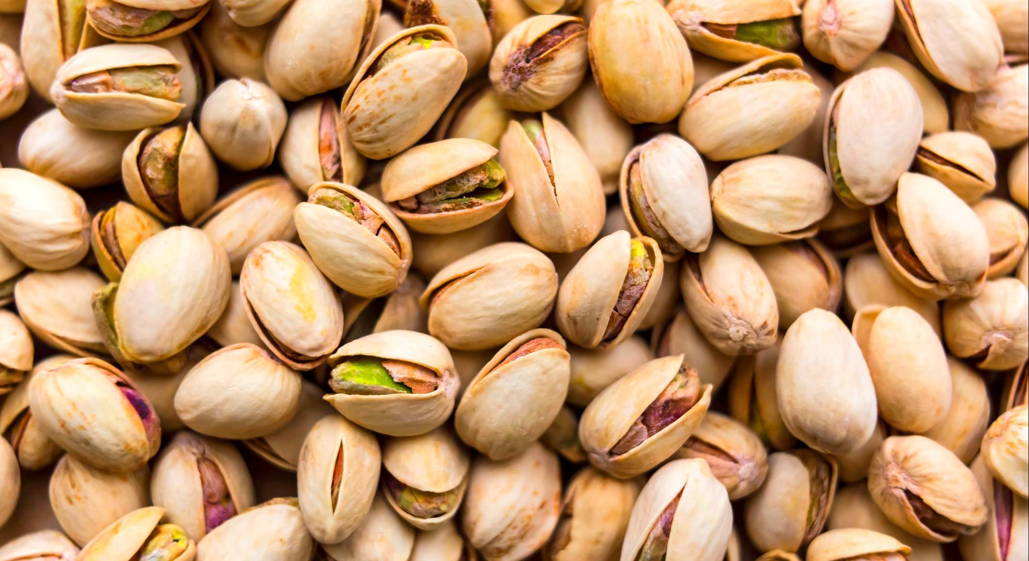 Puñado de pistachos, un tipo de frutos secos. / Foto: iStock