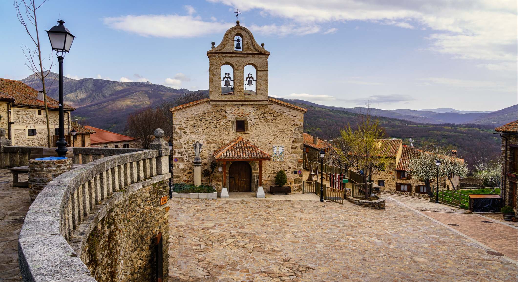 La plaza de la Hiruela en la sierra de Madrid