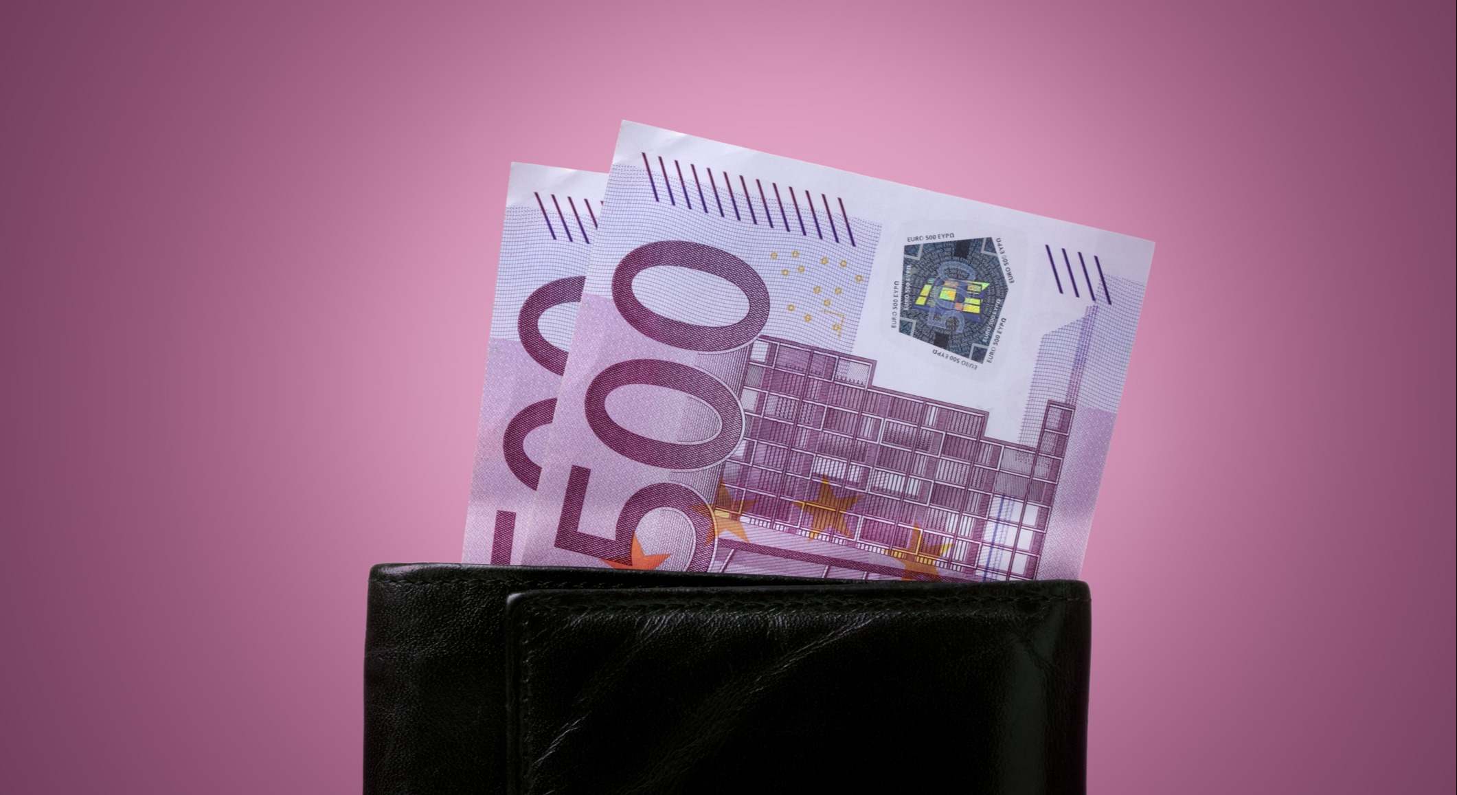 Billetes de 500 euros en una billetera. Imagen: iStock.