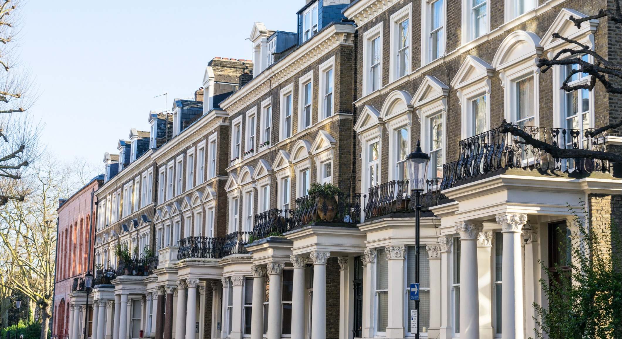 Casas de lujo en el barrio de Kensington, en Londres. Foto: iStock