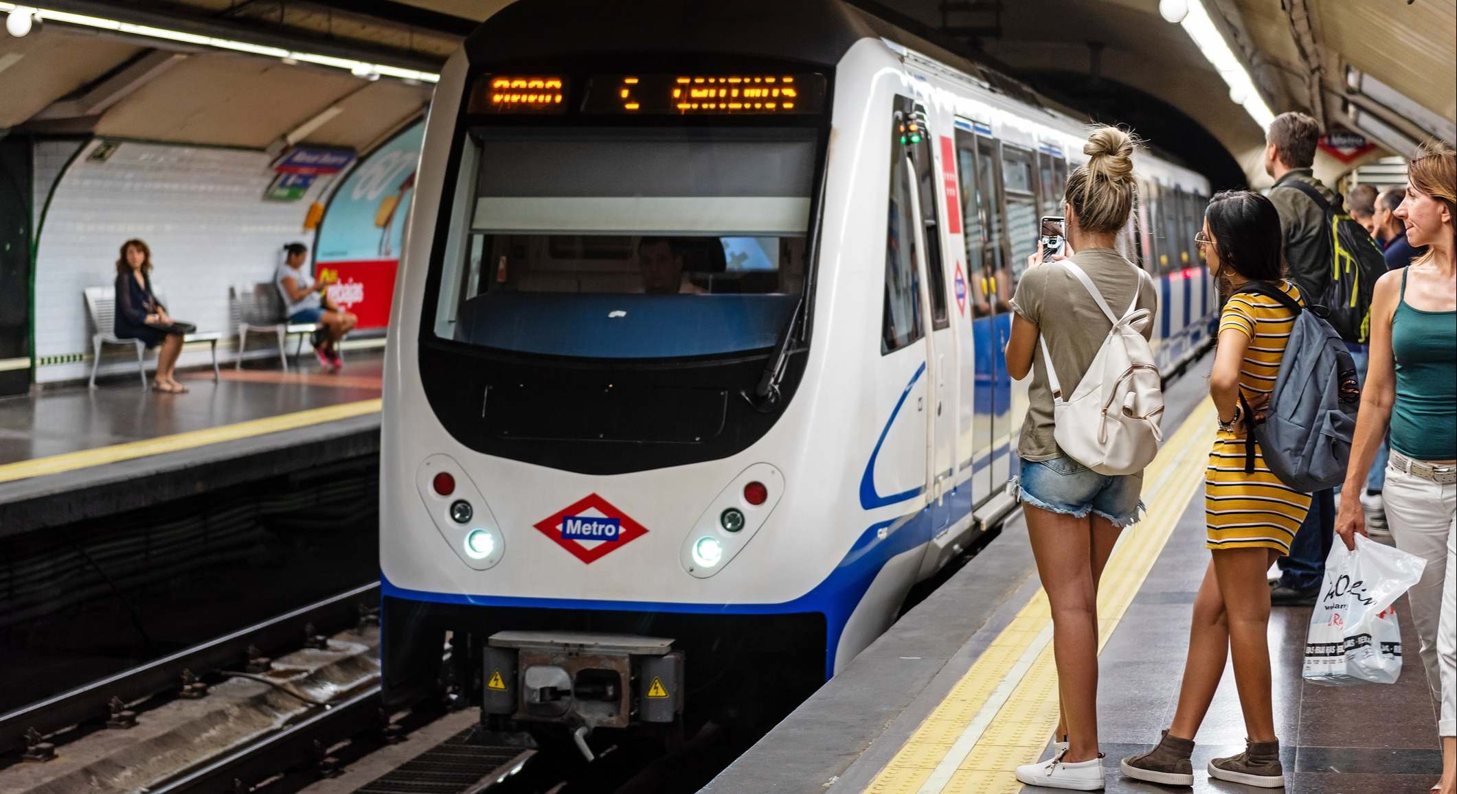 Pasajeros en el Metro de Madrid. / Foto: iStock