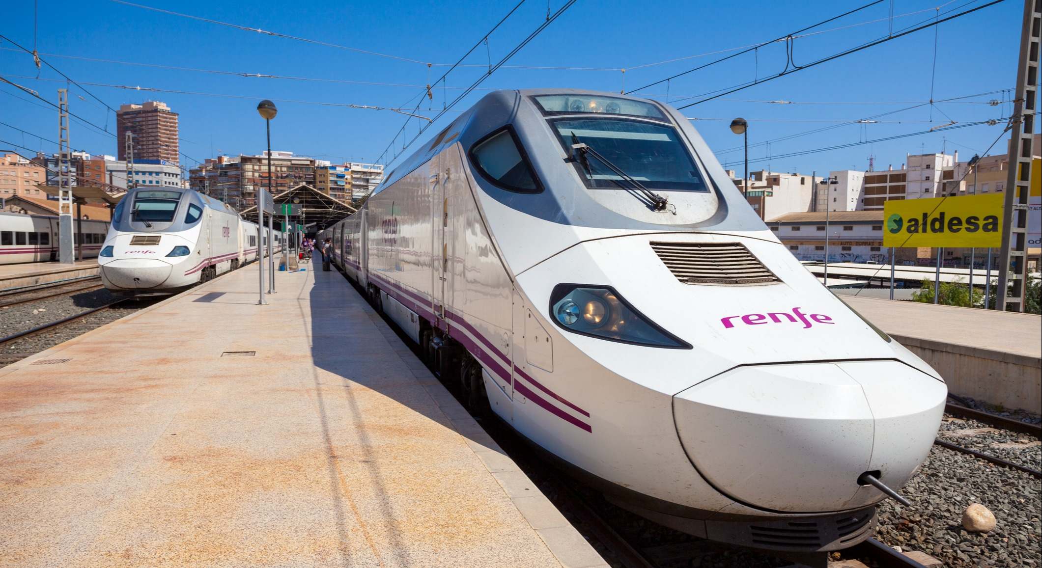 Tren de Renfe, AVE, larga distancia. / Foto: iStock