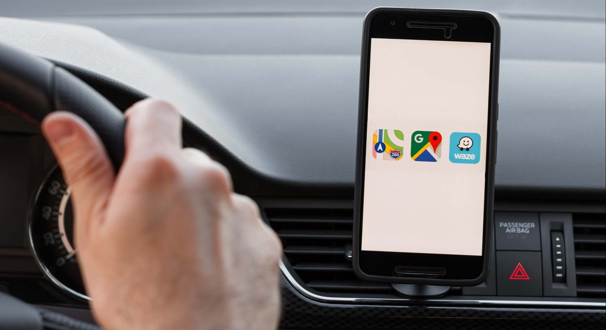 Imagen de archivo de Google Maps y Waze.