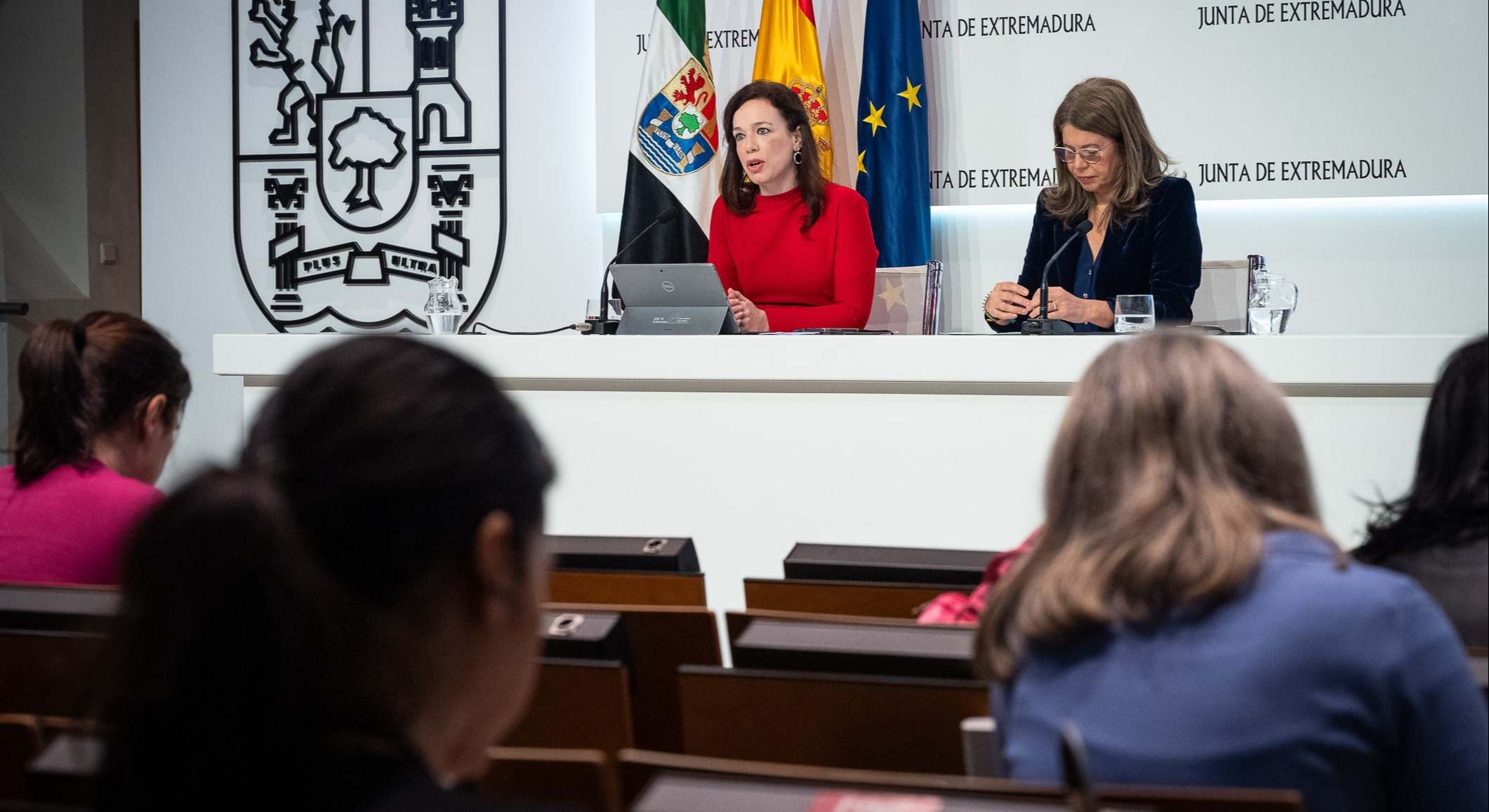La consejera de Sanidad y Política Social, Sara García Espada en rueda de prensa