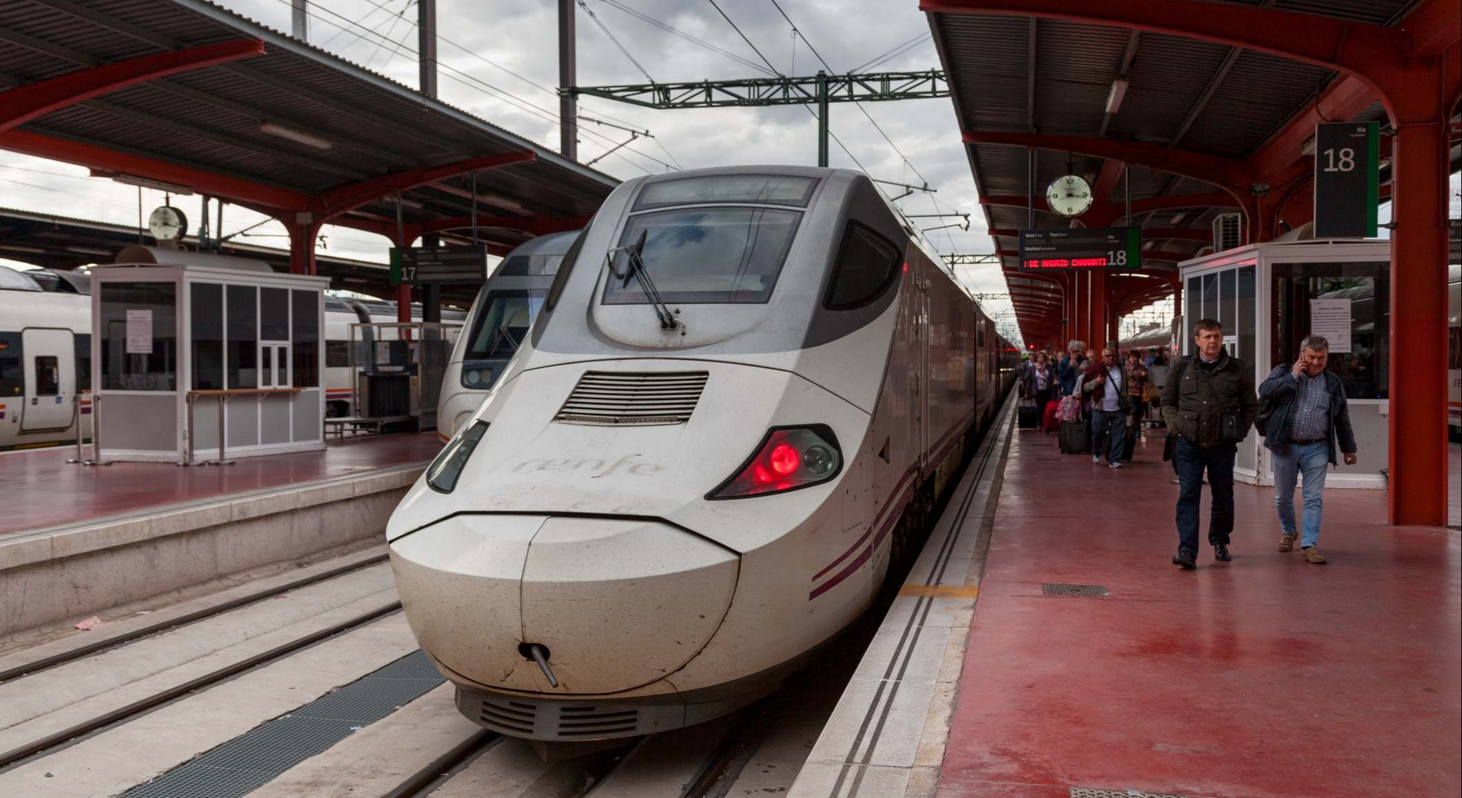 Tren Alvia, de Renfe. / Foto: iStock