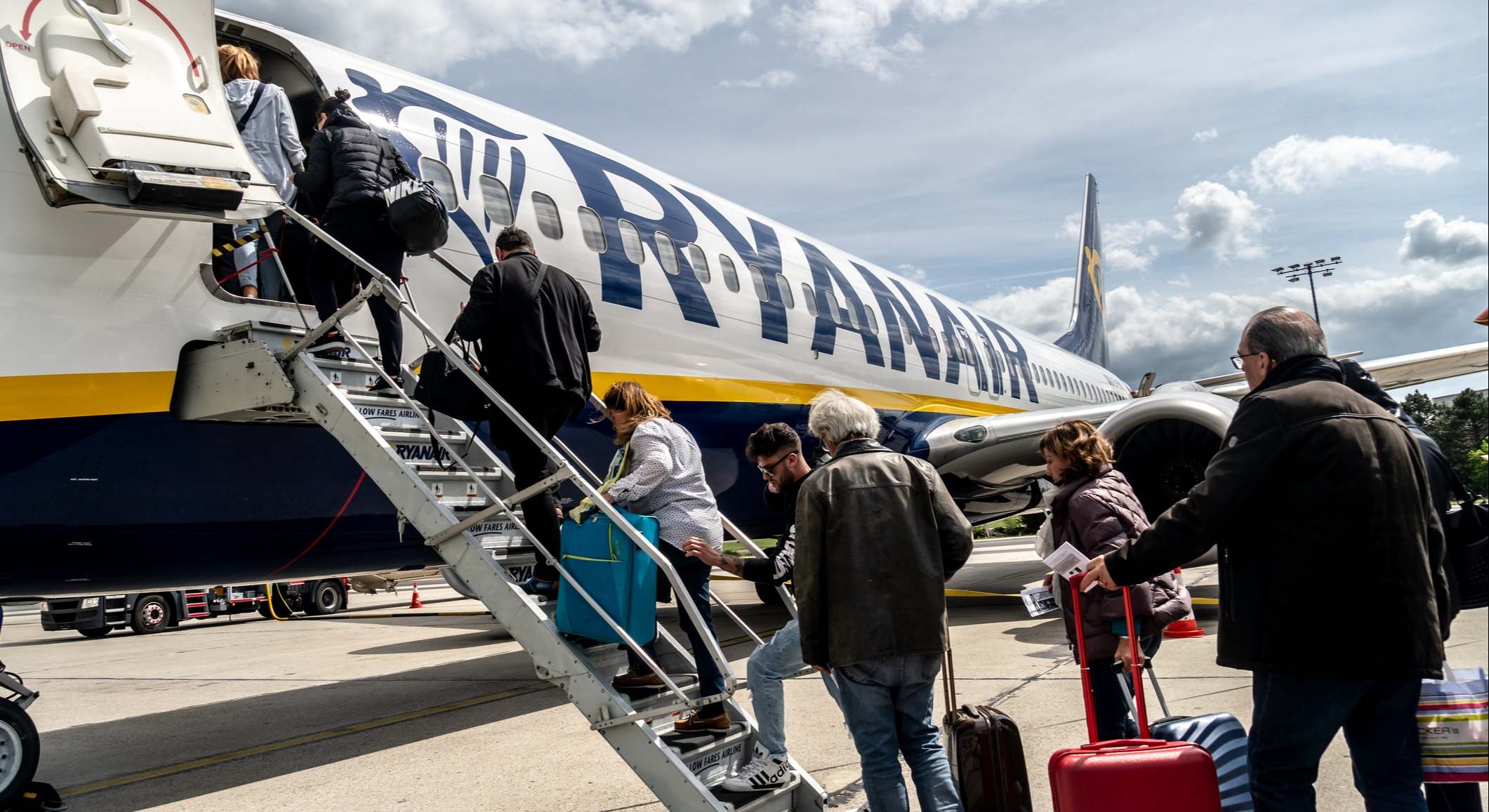 Los pasajeros que embarcan en un vuelo de Ryanair