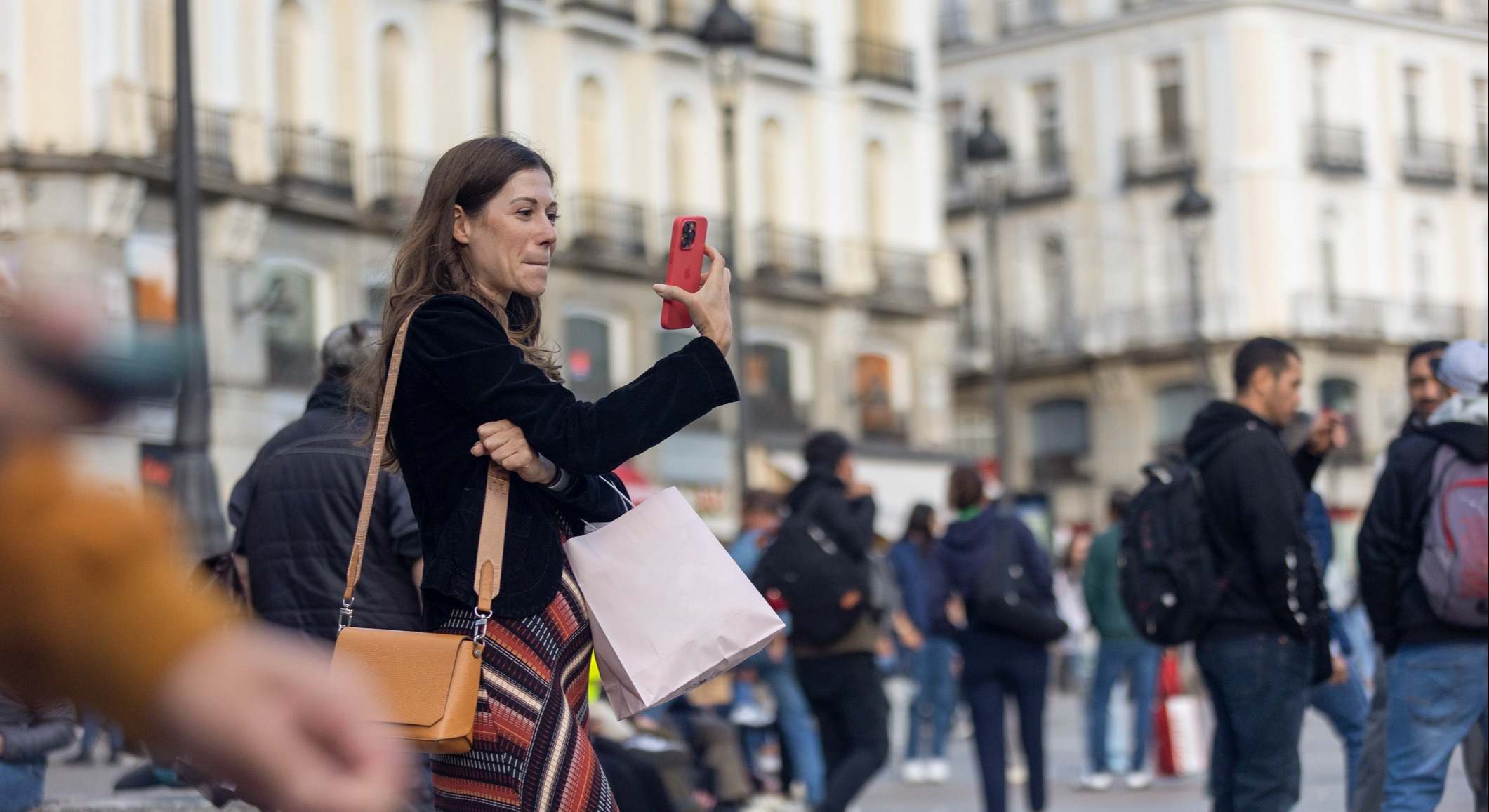 Mujer en la Puerta del Sol de Madrid. Foto: iStock