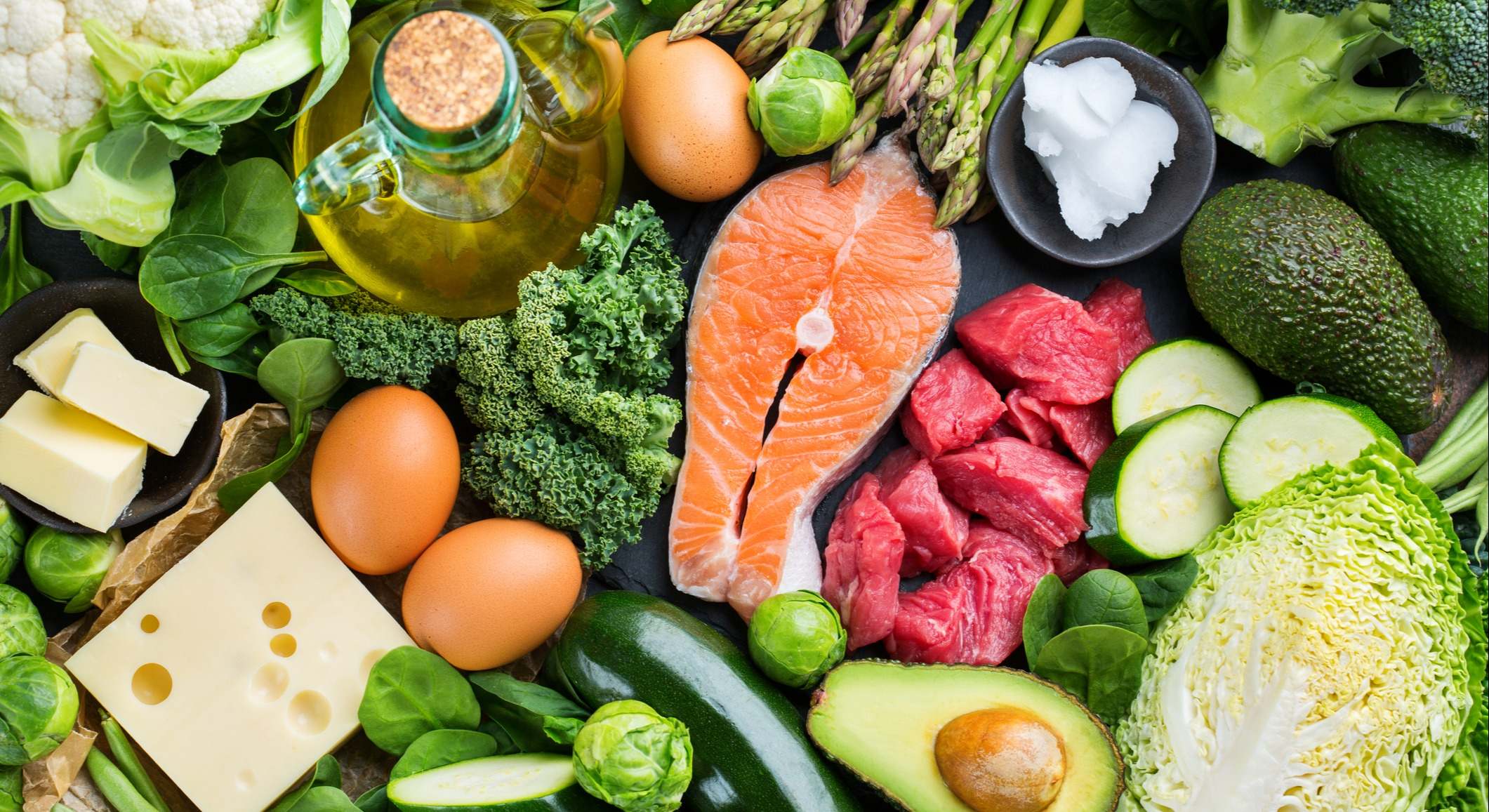 Alimentos saludables cetogénicos bajo en carbohidratos para una dieta equilibrada