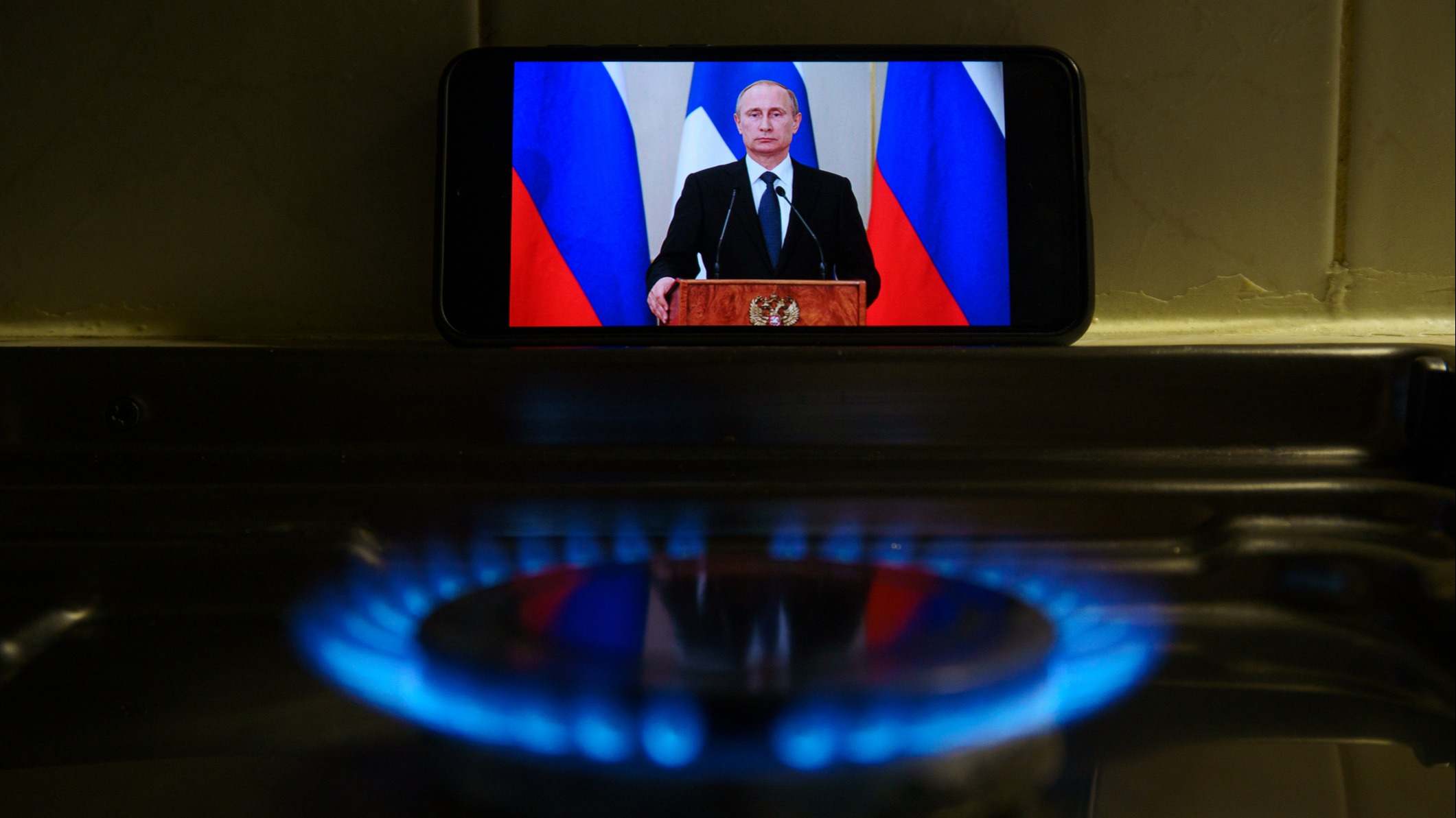 putin-llama-gas-istock