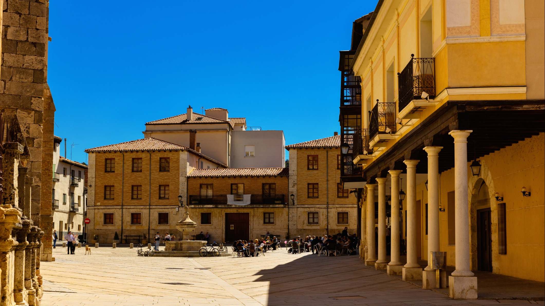 Calles al atardecer de El Burgo de Osma, Soria