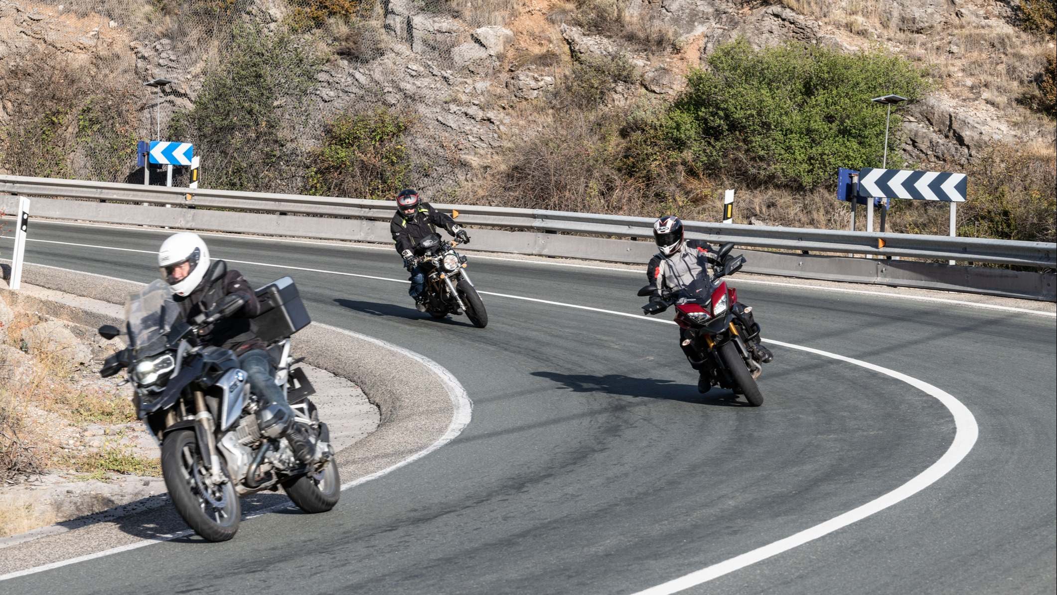 Motoristas en carretera